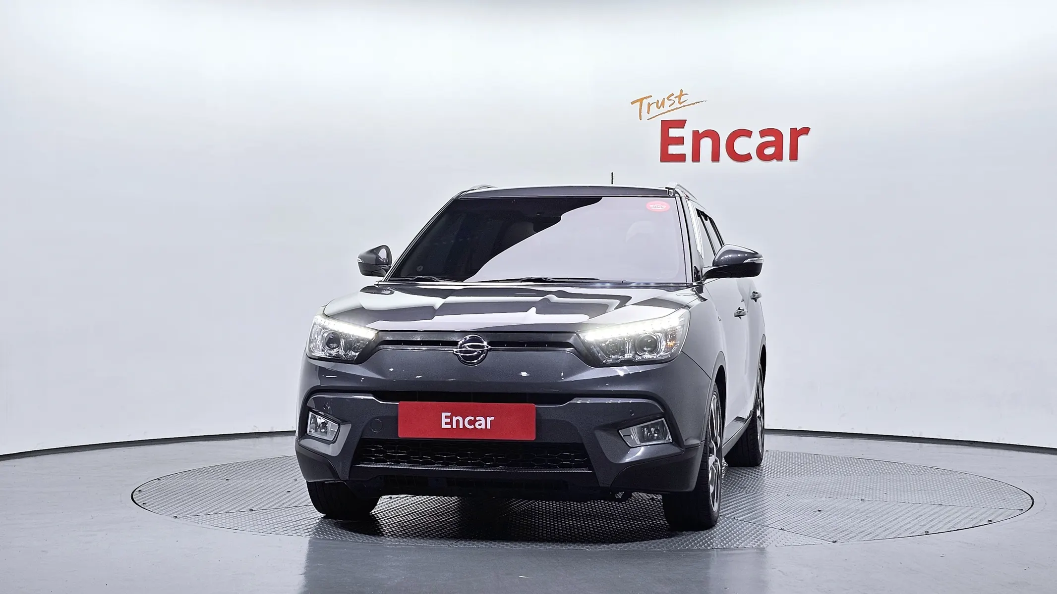 KG Mobility Tivoli LX 2WD 2015 2/5