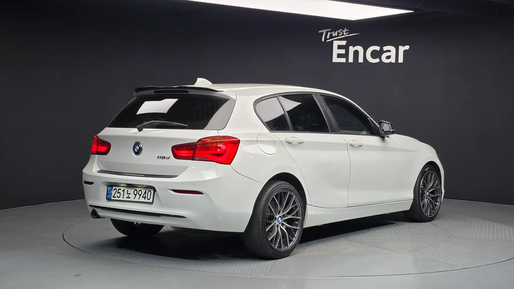BMW 1 Series (F20) 118d 5 2016 2/21