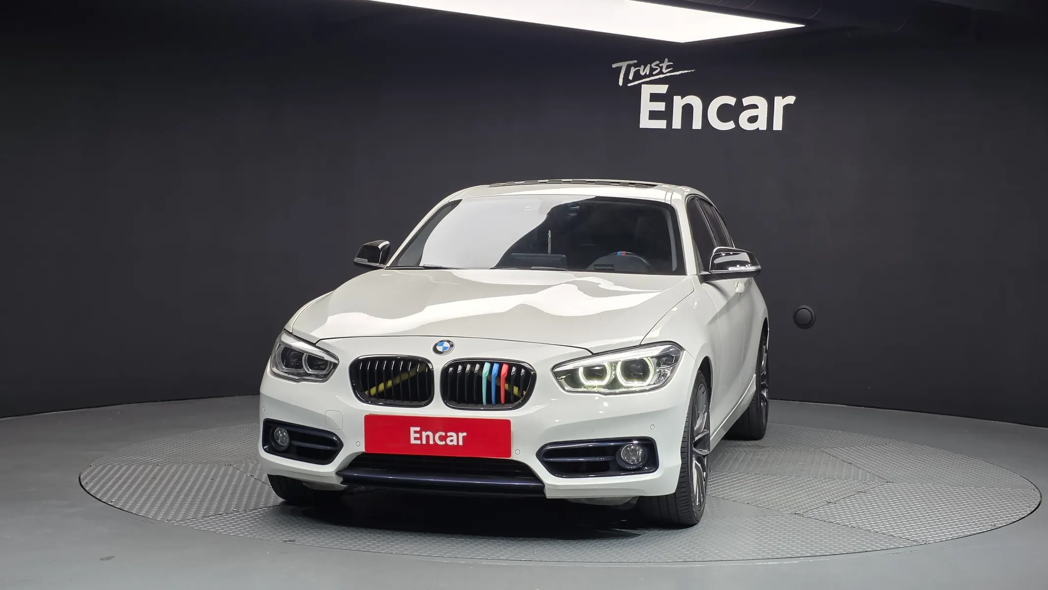 BMW 1 Series (F20) 118d 5 2016 3/21