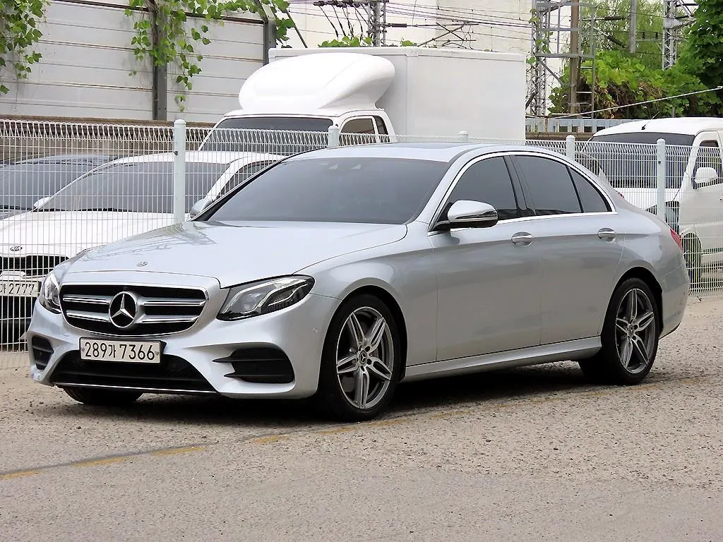 Mercedes-Benz E-Class W213 E250 AMG Line 2018 2/27