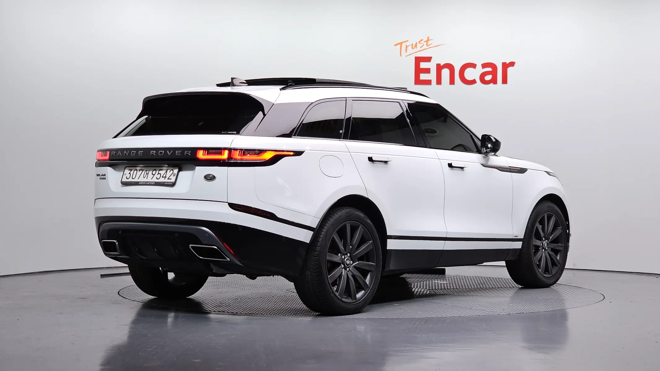 Land Rover 레인지로버 벨라 3.0 D300 R- HSE 2019 2/37