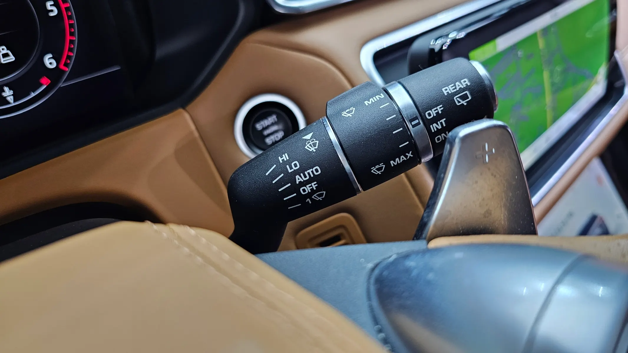 Land Rover 레인지로버 벨라 3.0 D300 R- HSE 2019 36/37
