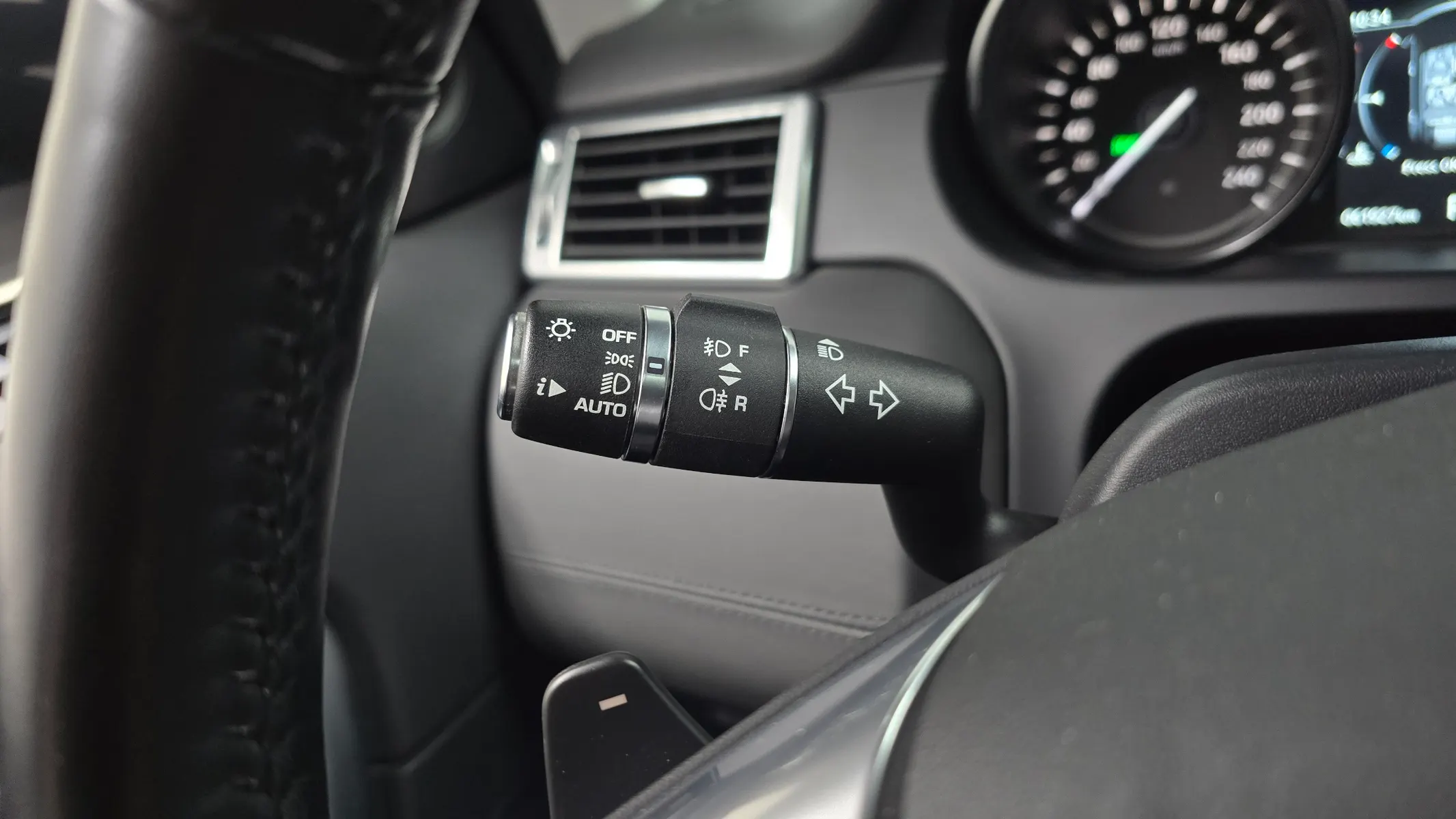 Land Rover 디스커버리 스포츠 2.0 TD4 HSE 2018 32/33