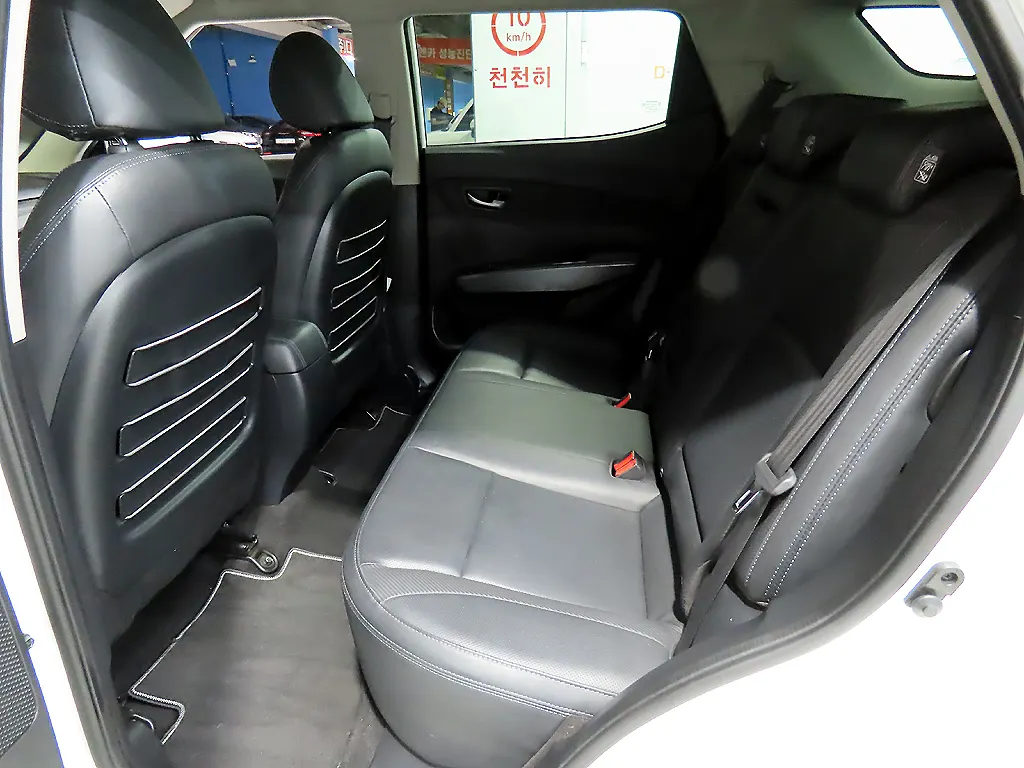 KG Mobility 티볼리 에어 1.5 A3 2WD 2021 4/5