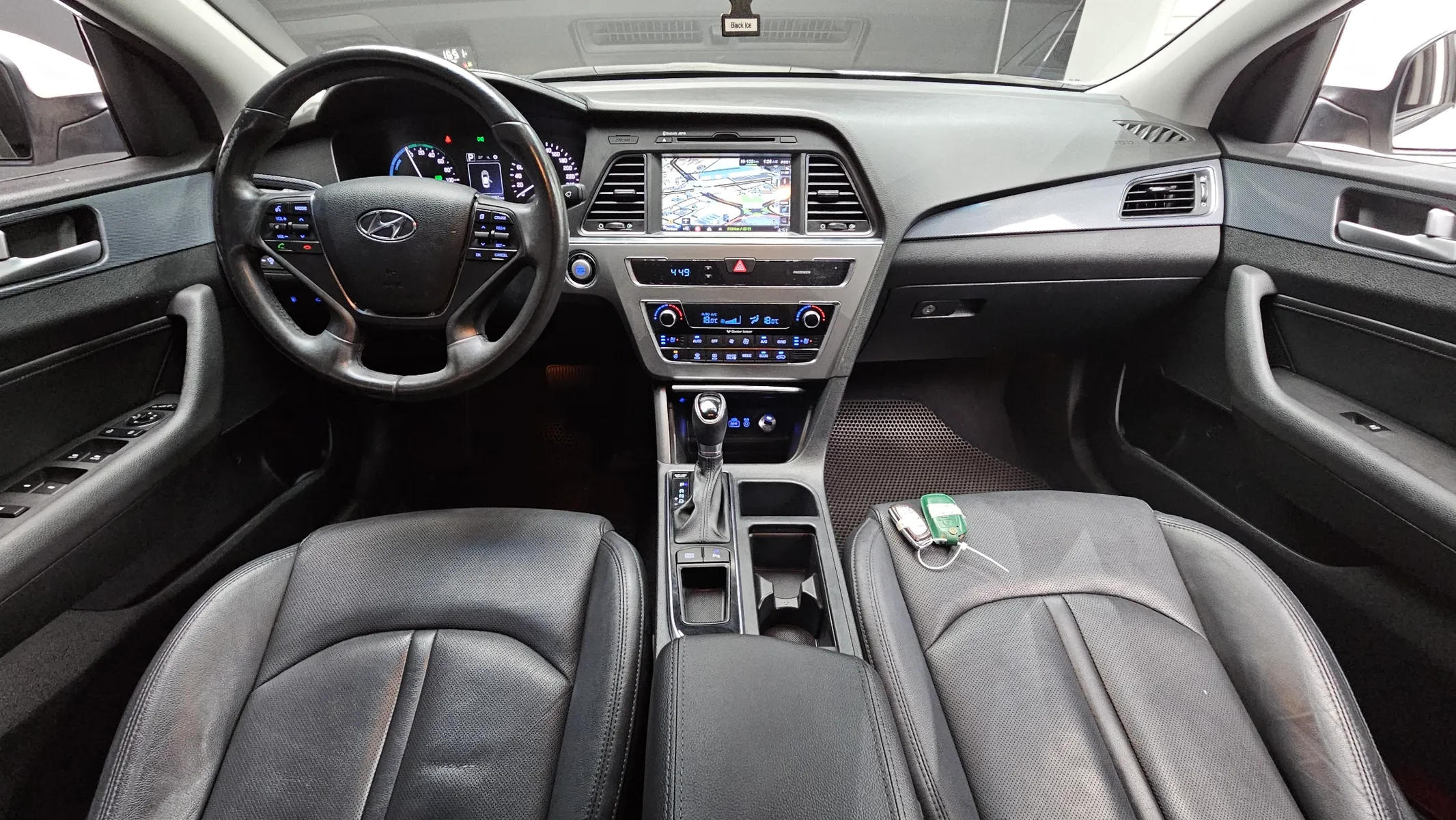 Hyundai LF 2.0 HEV 2015 4/5