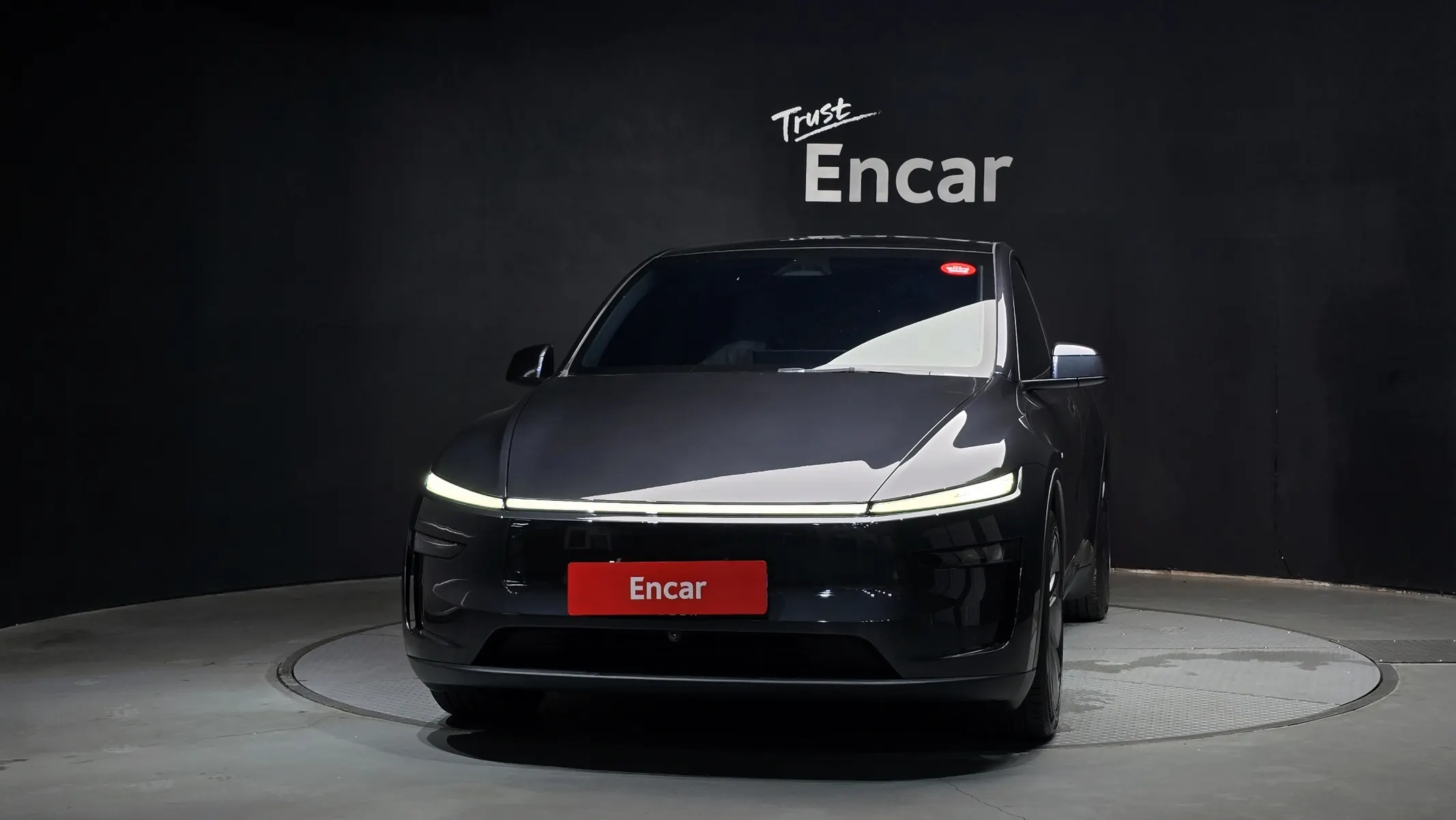 Tesla Y AWD 2025 3/33