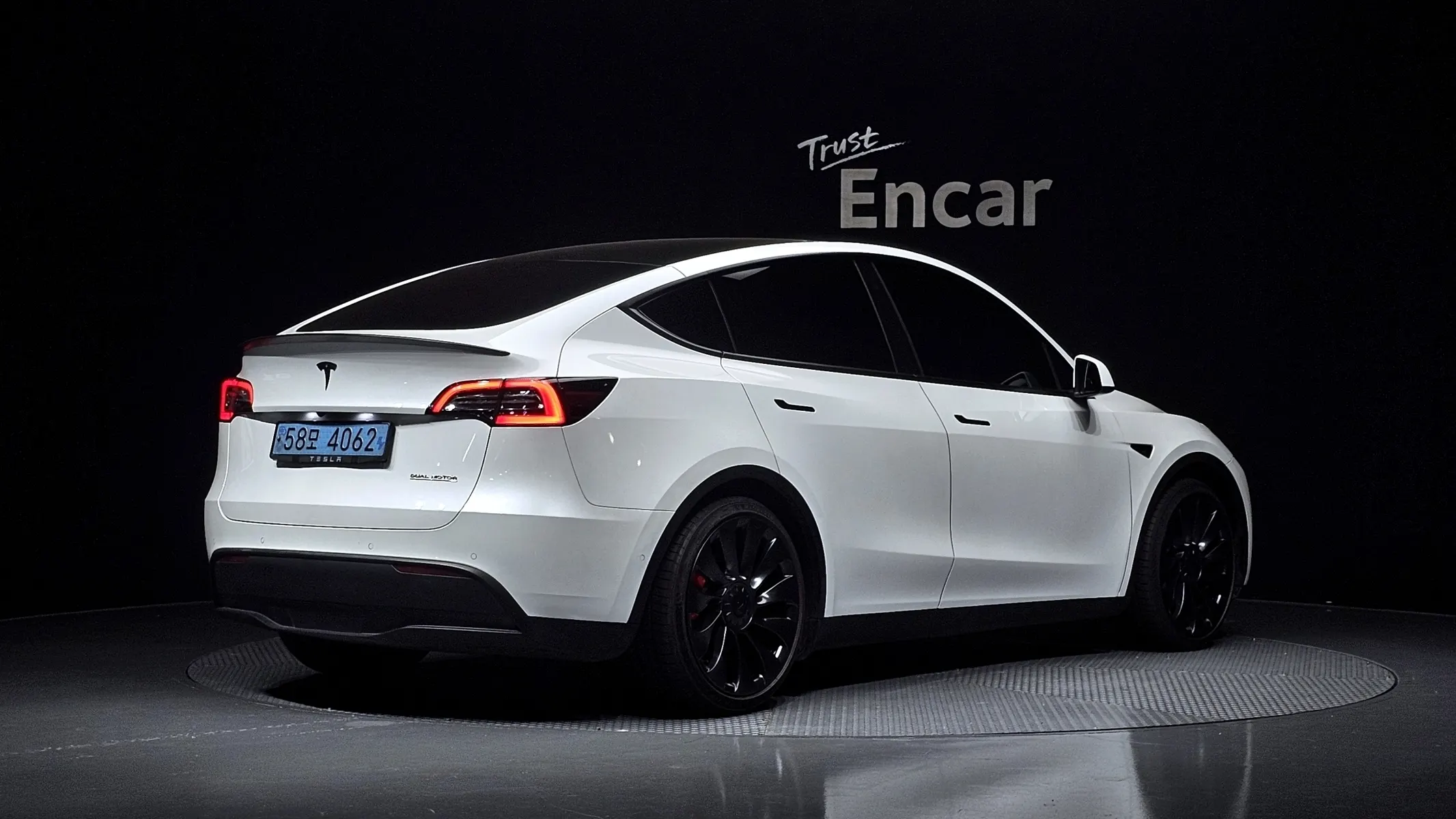 Tesla Y AWD 2022 2/34