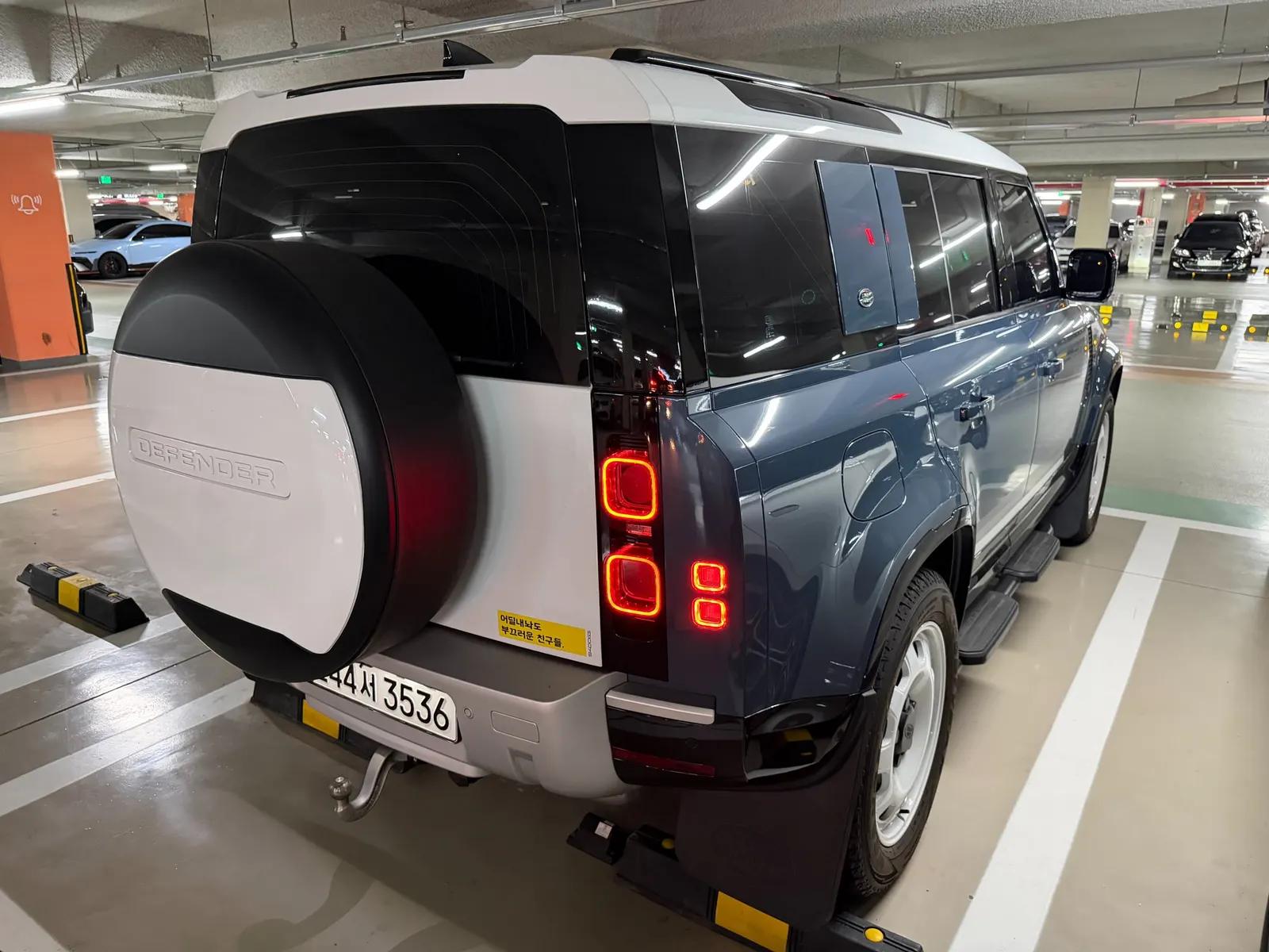 Land Rover (L663) 110 D250 SE 2024 2/21