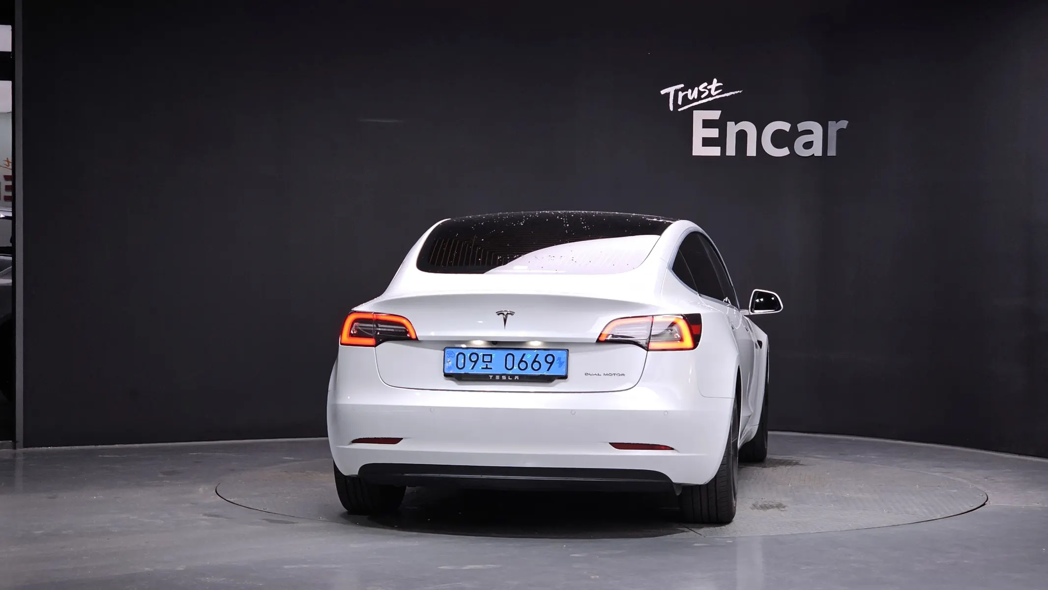 Tesla 3 AWD 2020 3/5