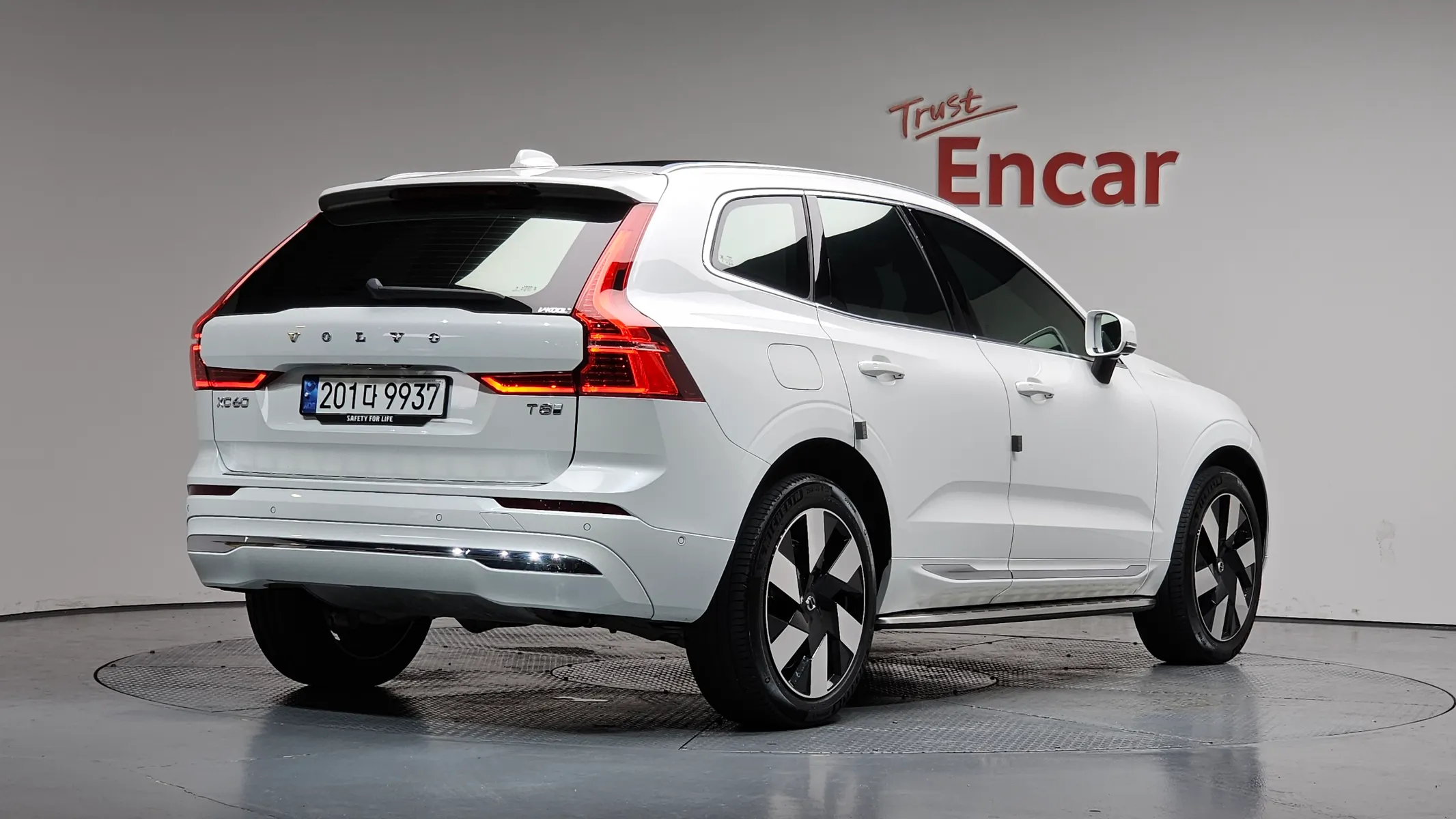 Volvo XC60 2 T8 2024 2/42