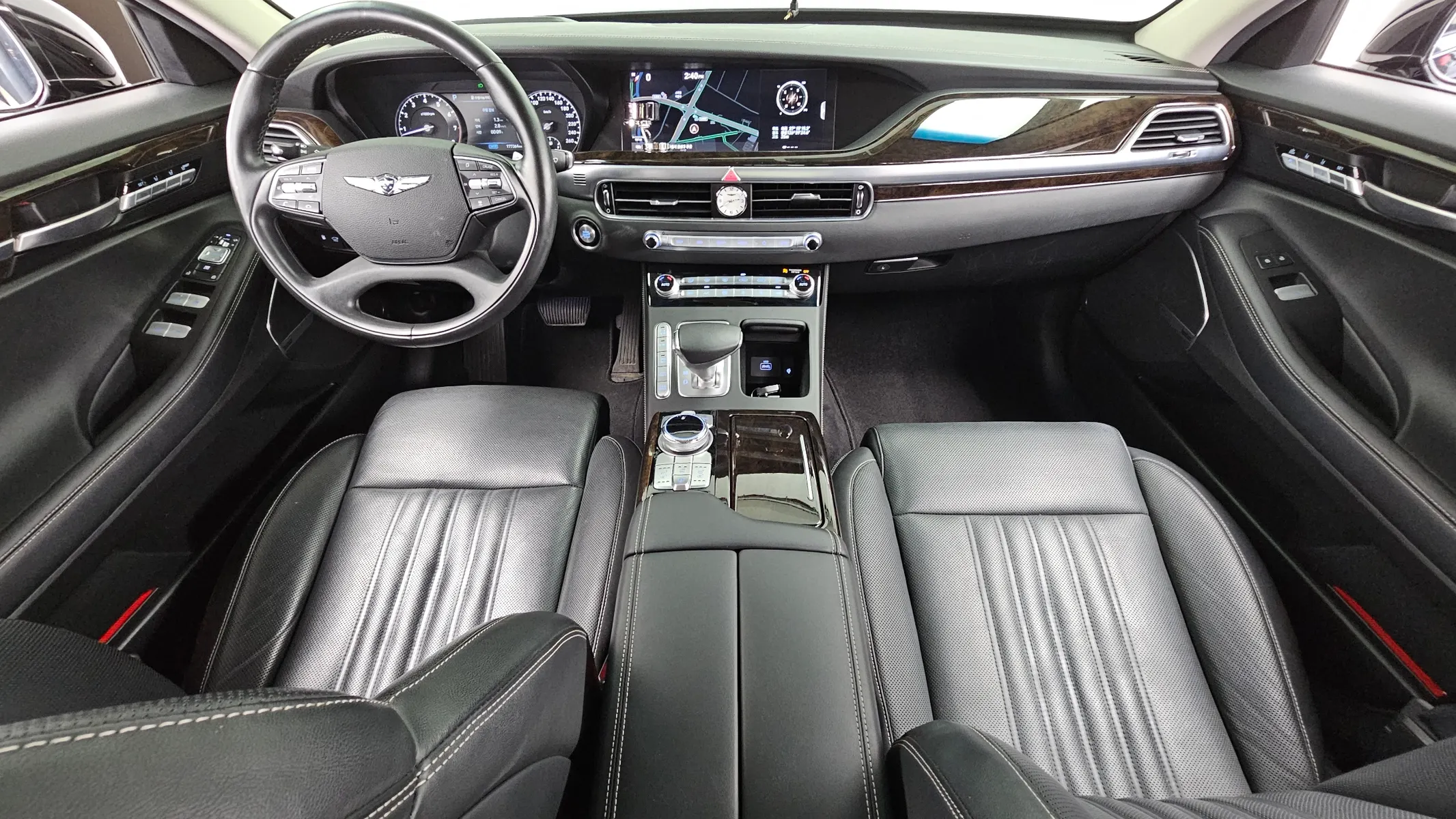Genesis G90 3.8 AWD 2019 4/5