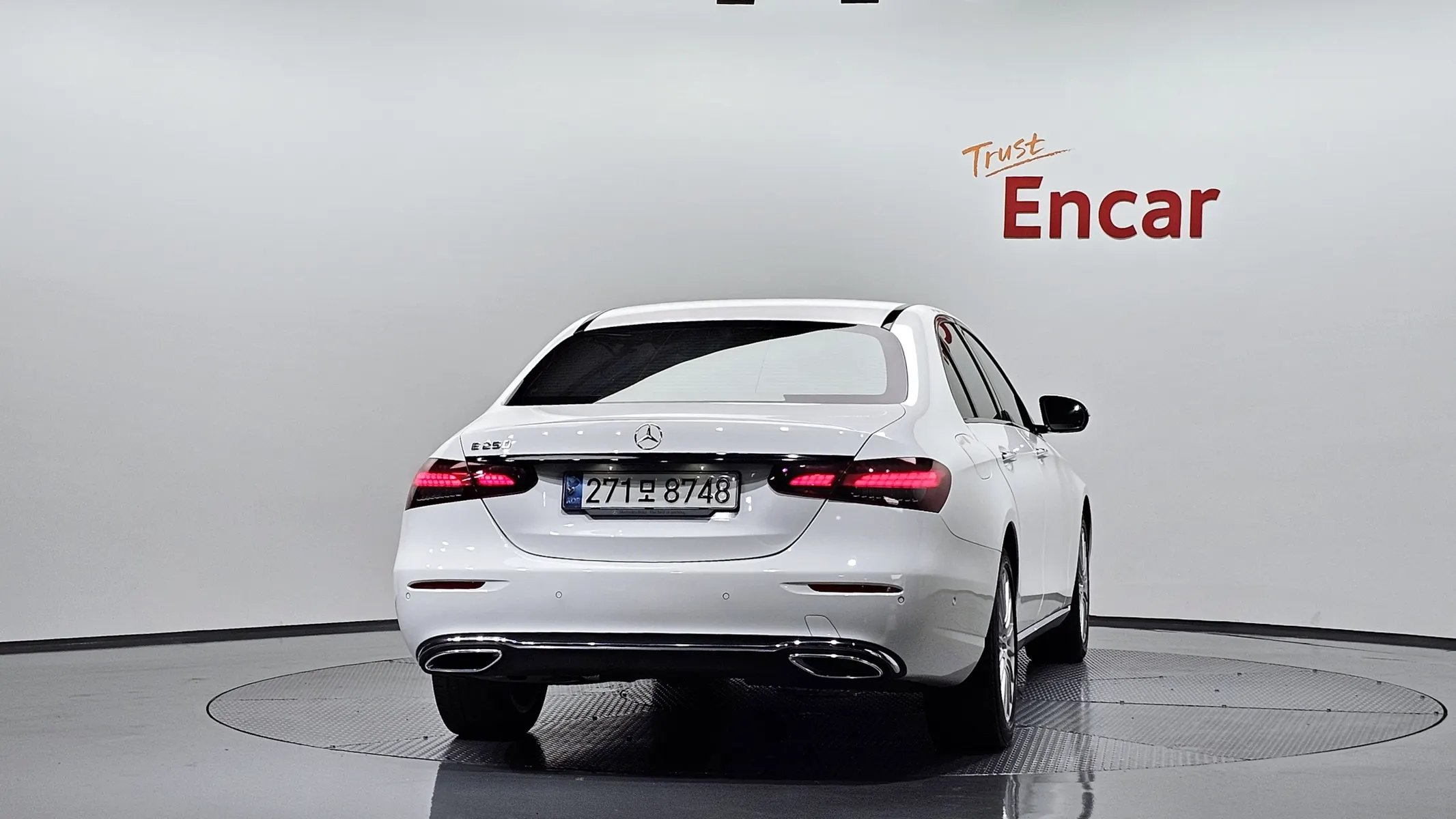 Mercedes-Benz E-Class W213 E250 2021 3/34