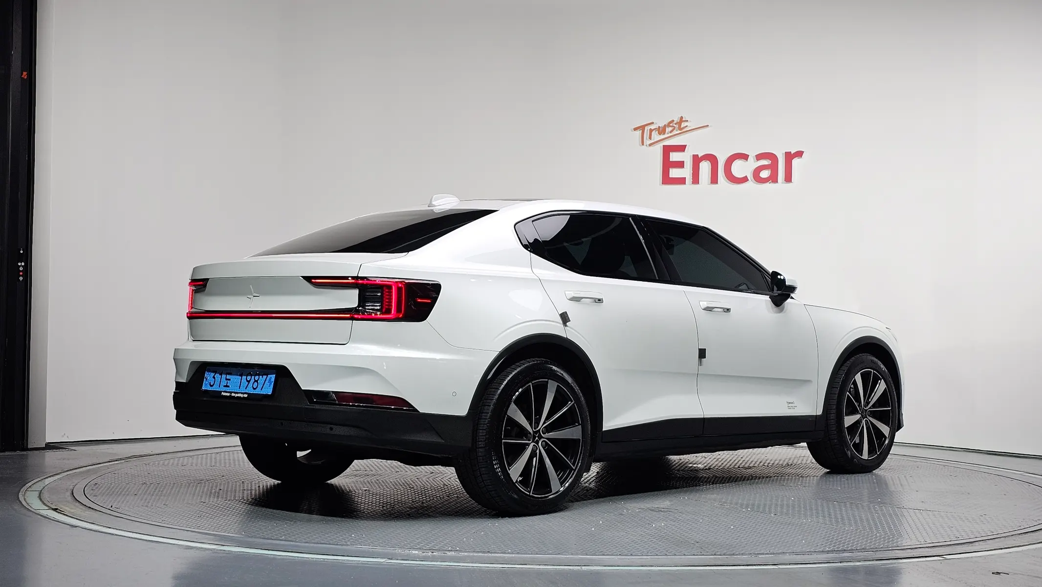 Polestar 2 2022 2/32