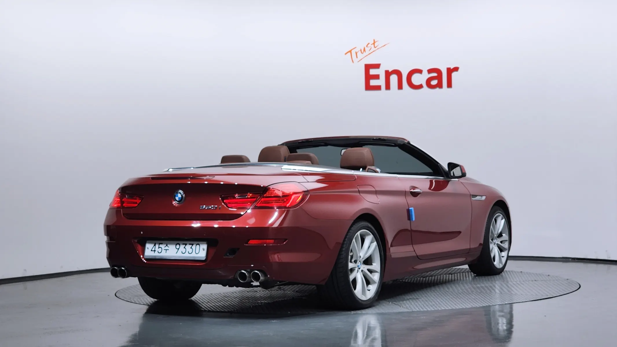 BMW 6 Series (F12) 650i 2011 2/32