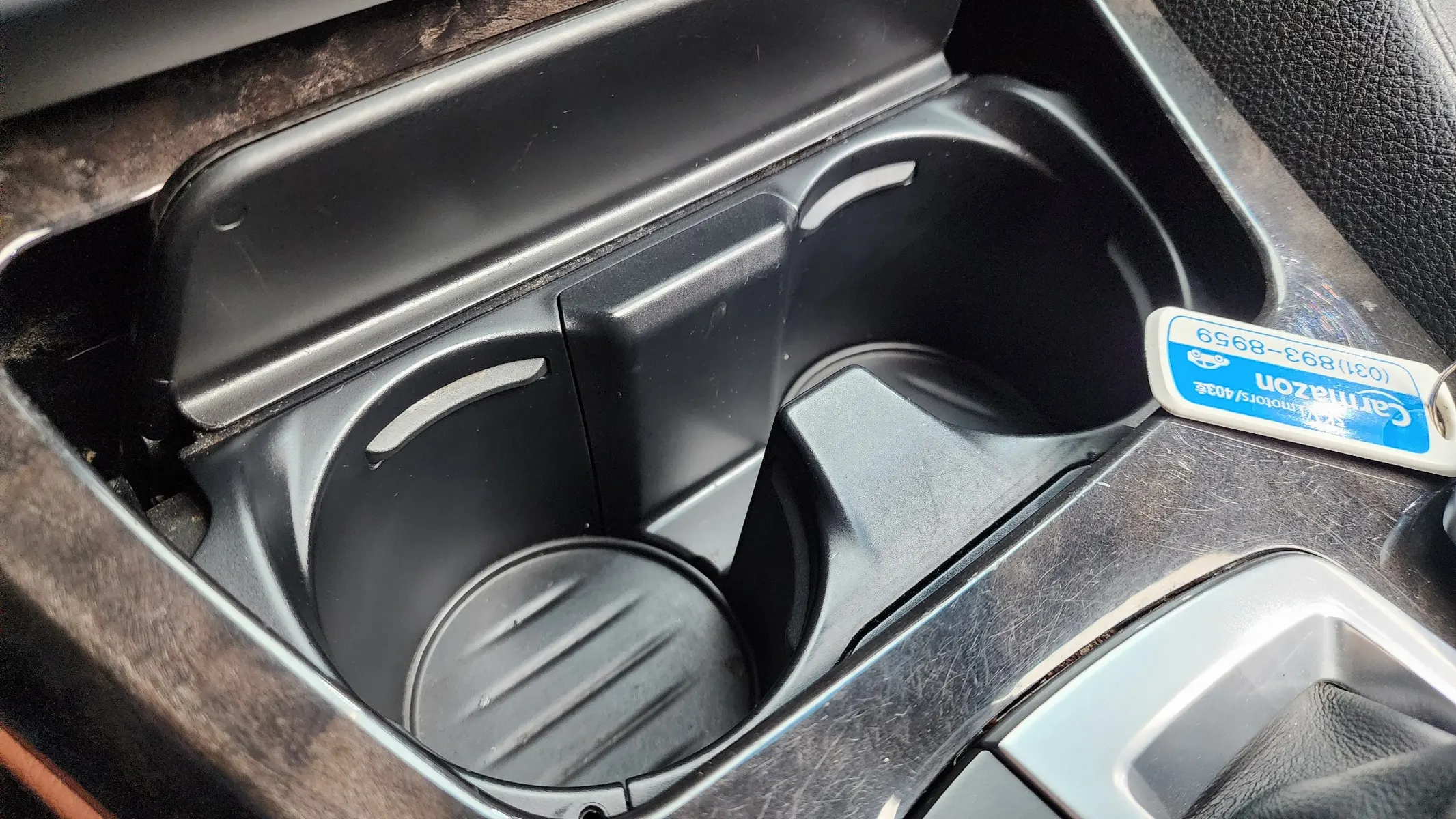 BMW 6 Series (F12) 650i 2011 31/32