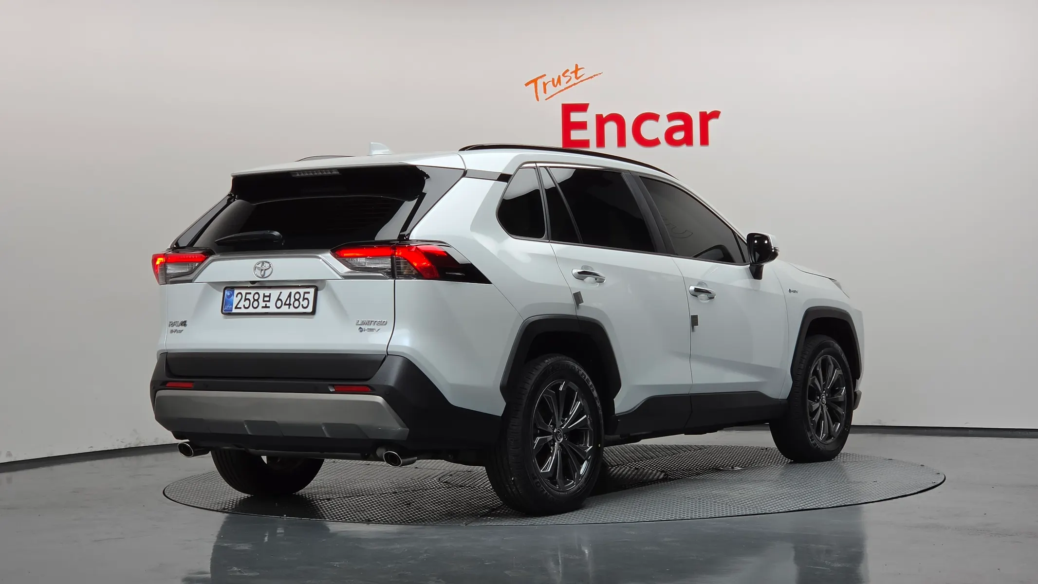 Toyota RAV4 5 2.5 4WD LTD 2025 2/35