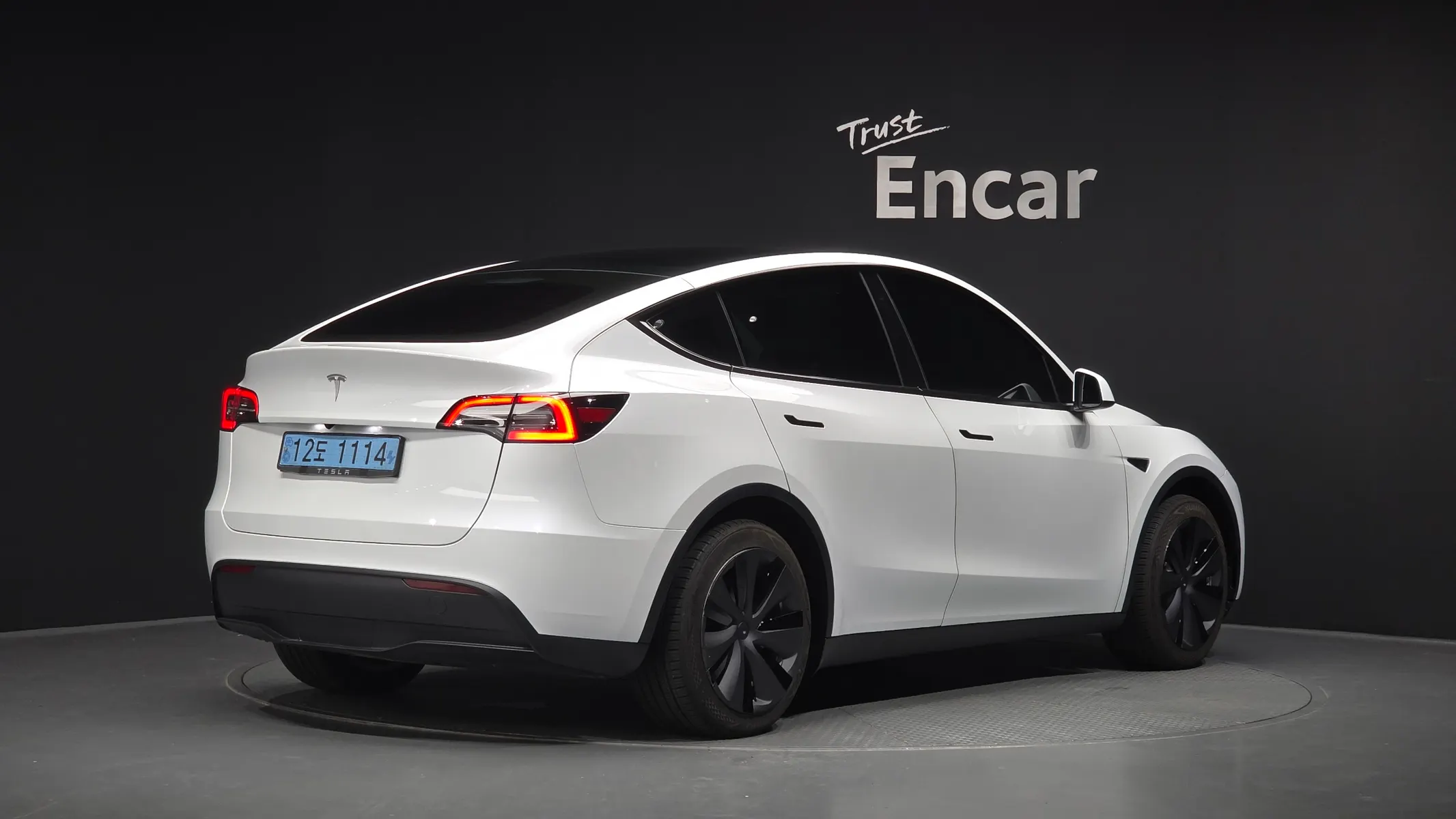 Tesla Y RWD 2023 2/36