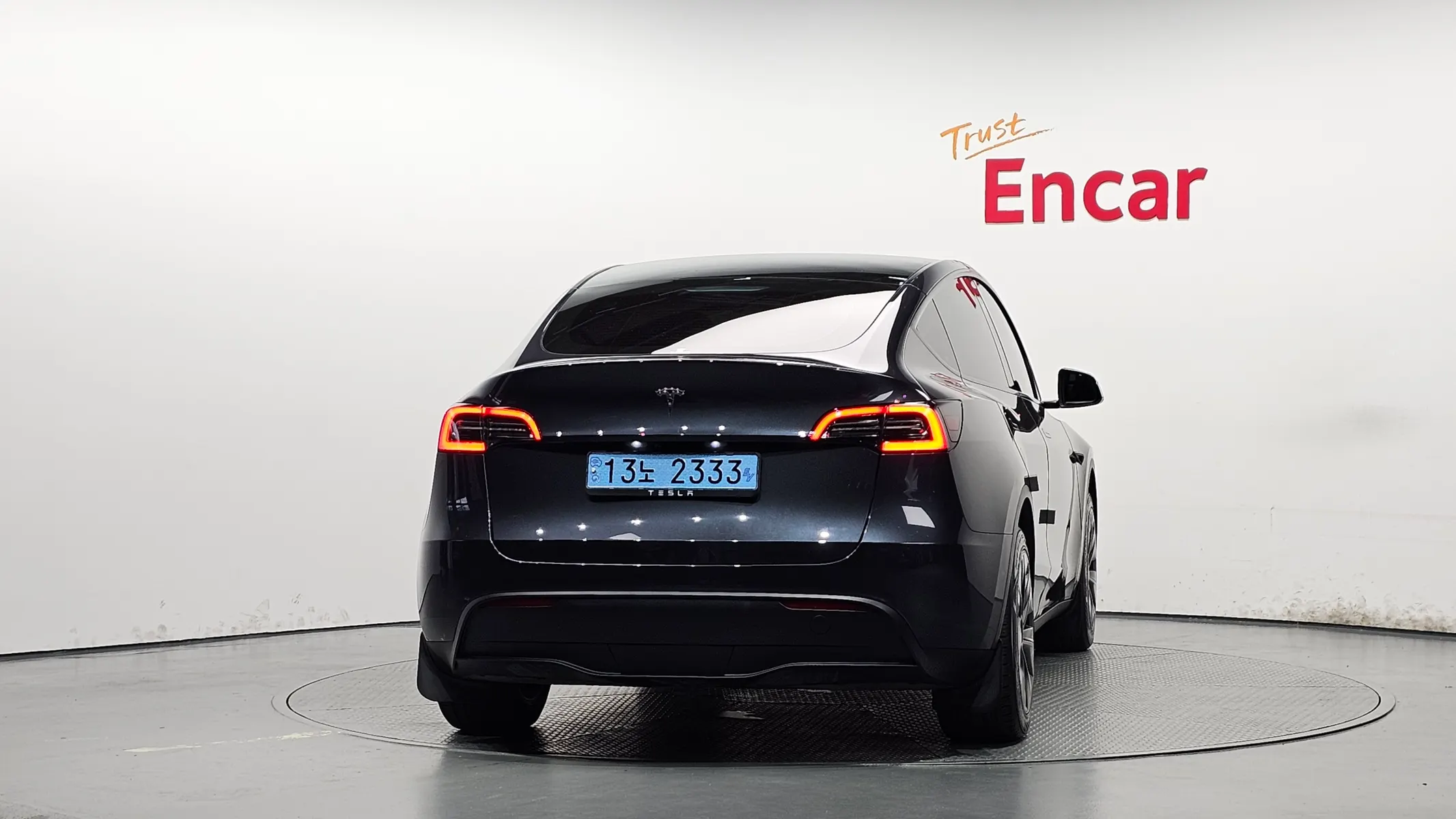 Tesla Y RWD 2025 3/5