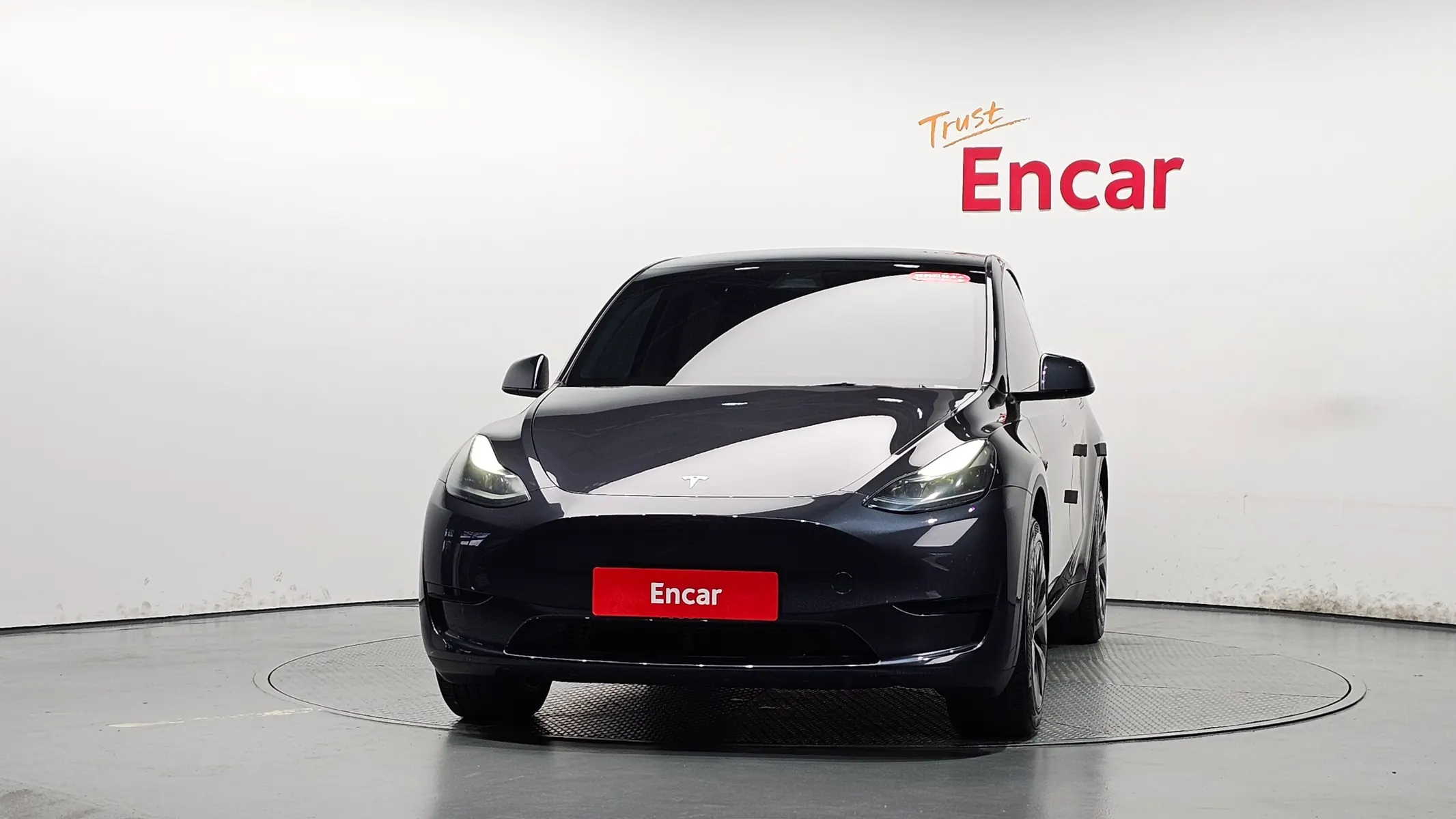 Tesla Y RWD 2025 2/5