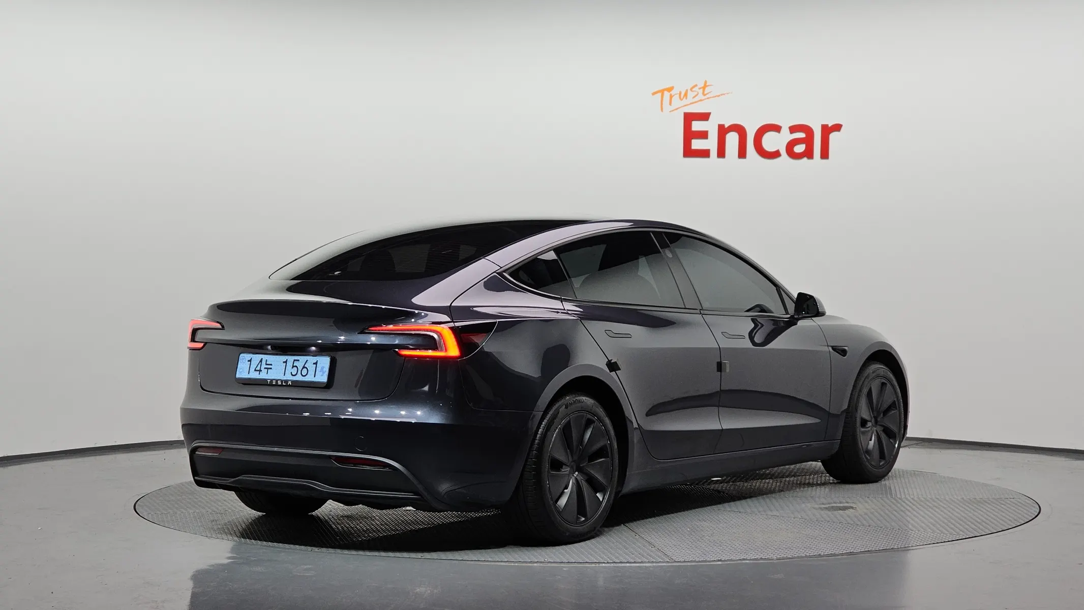 Tesla 3 RWD 2025 2/34