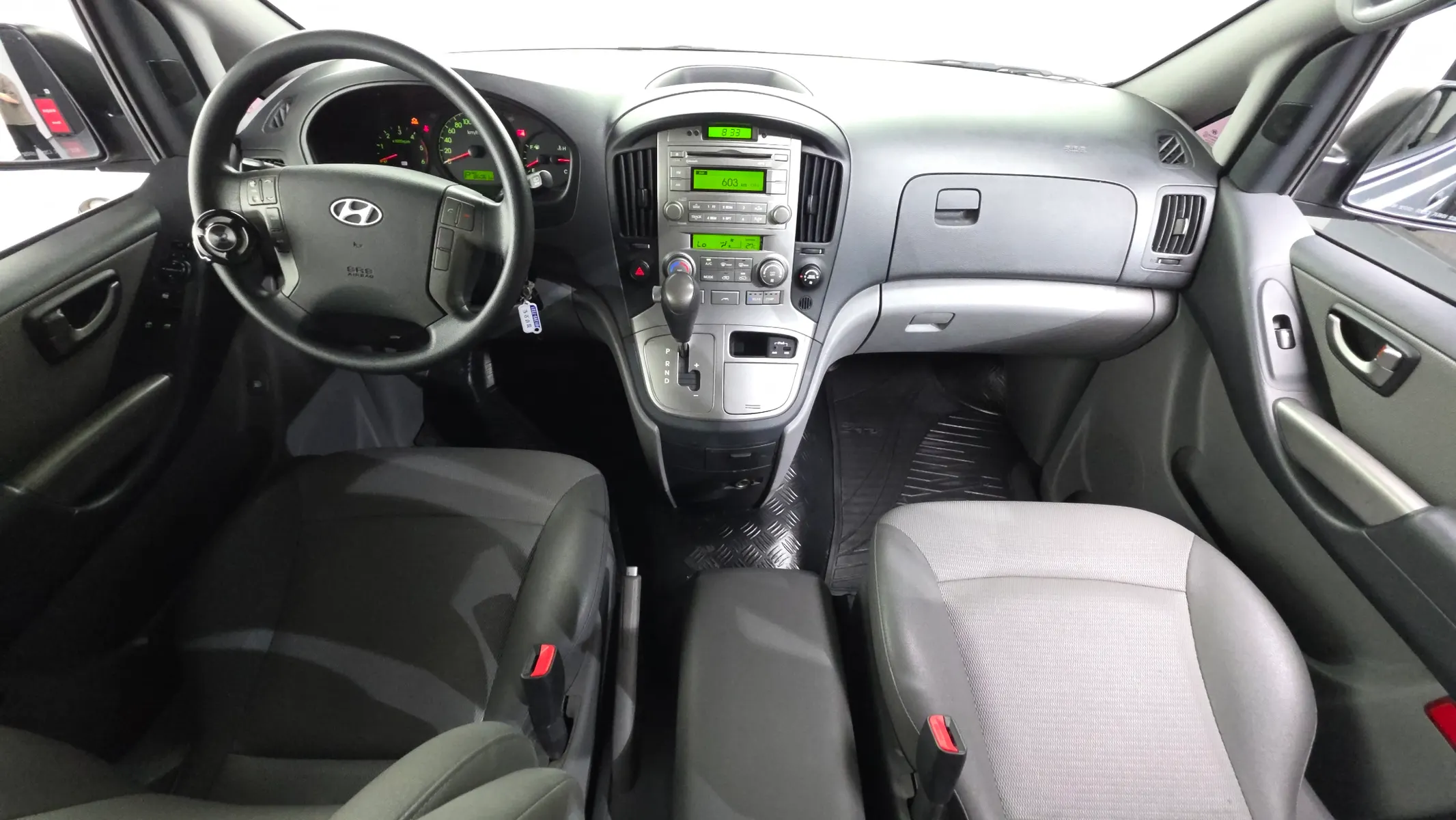Hyundai Grand Starex 11 2011 4/5