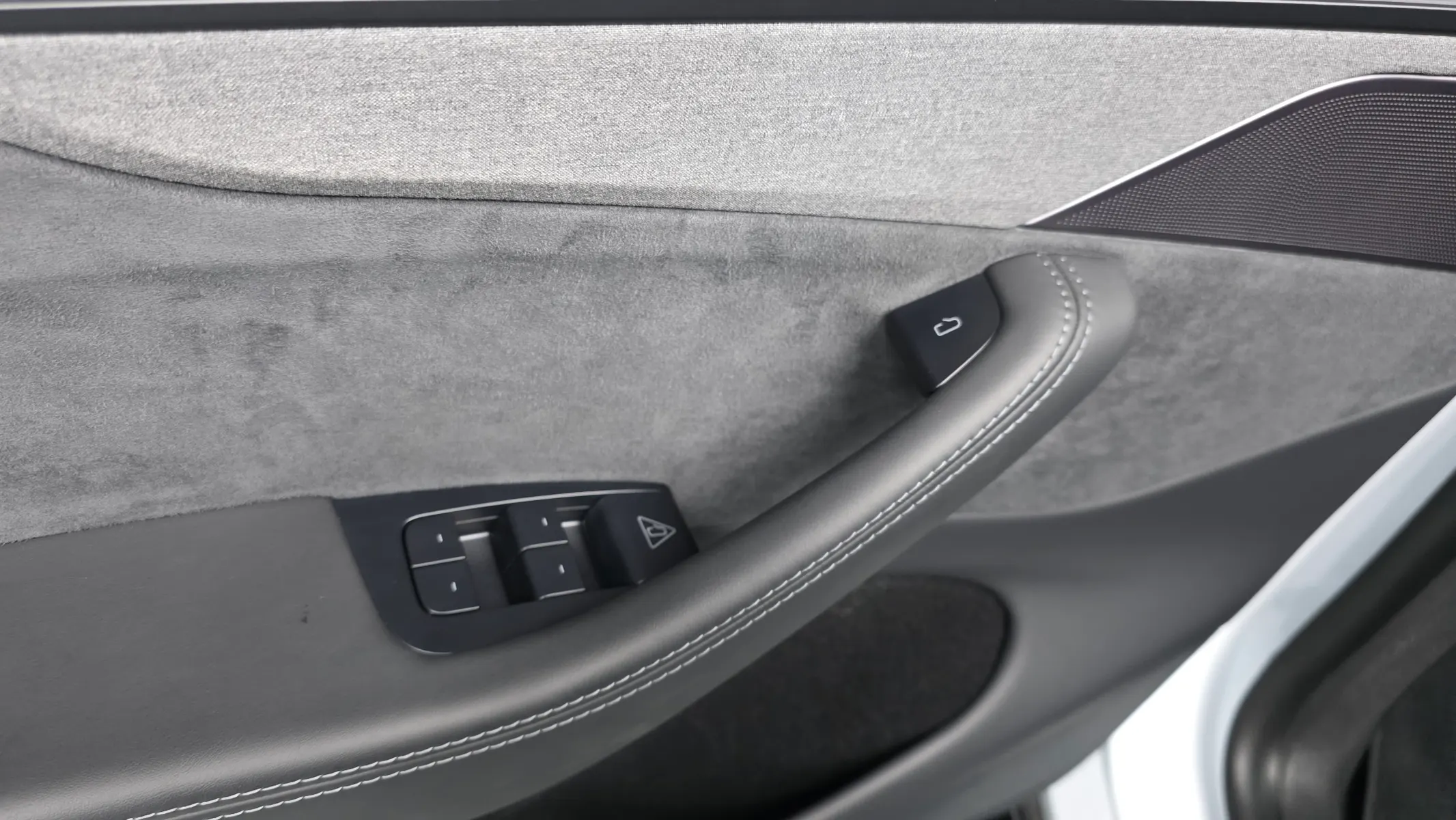 Tesla Y AWD 2025 30/31