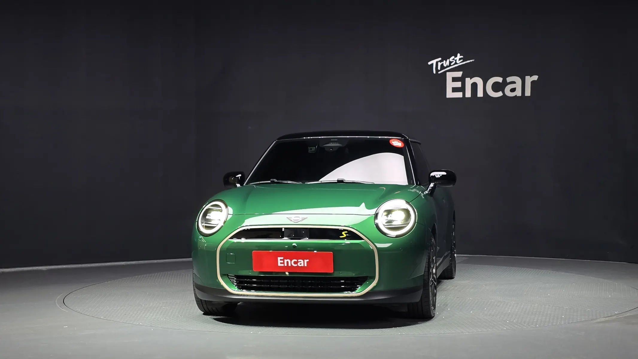 MINI 4 SE 2024 2/5