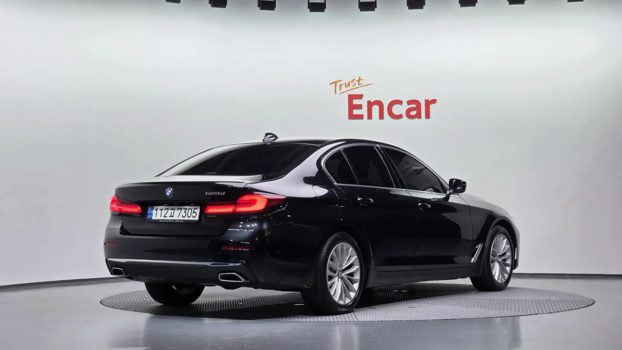 BMW 5 Series (G30) 523d 2023 2/39