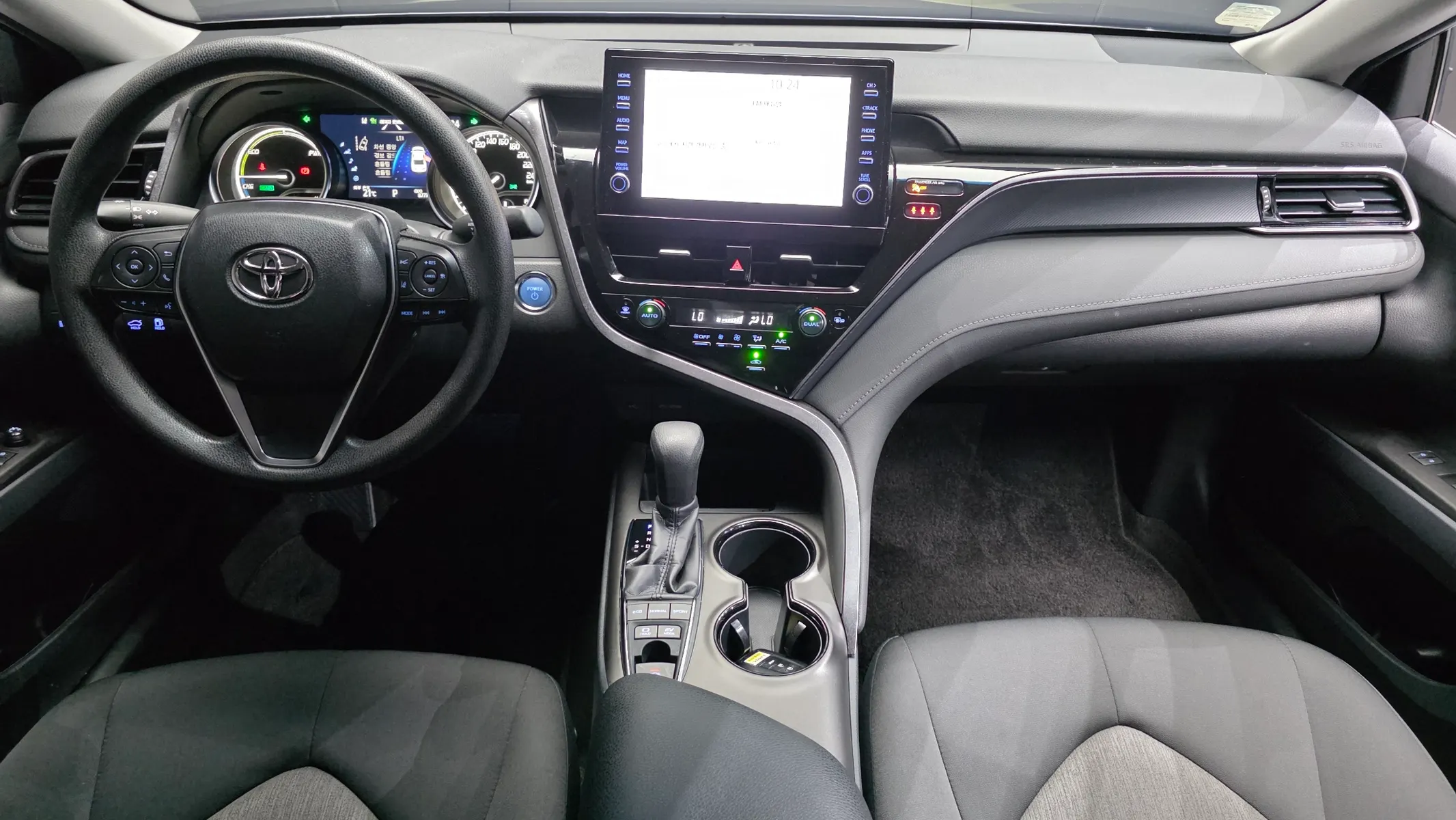 Toyota (XV70) 2.5 LE 2024 4/5