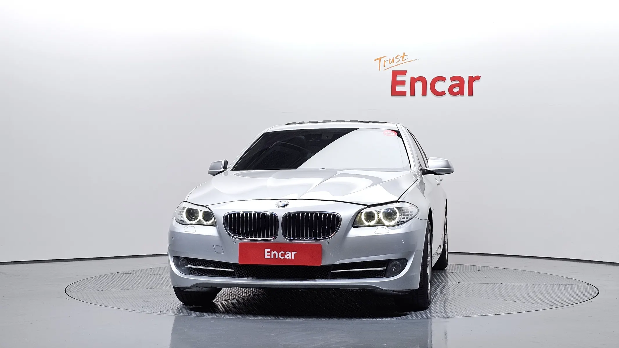 BMW 5 Series (F10) 520d 2012 3/21