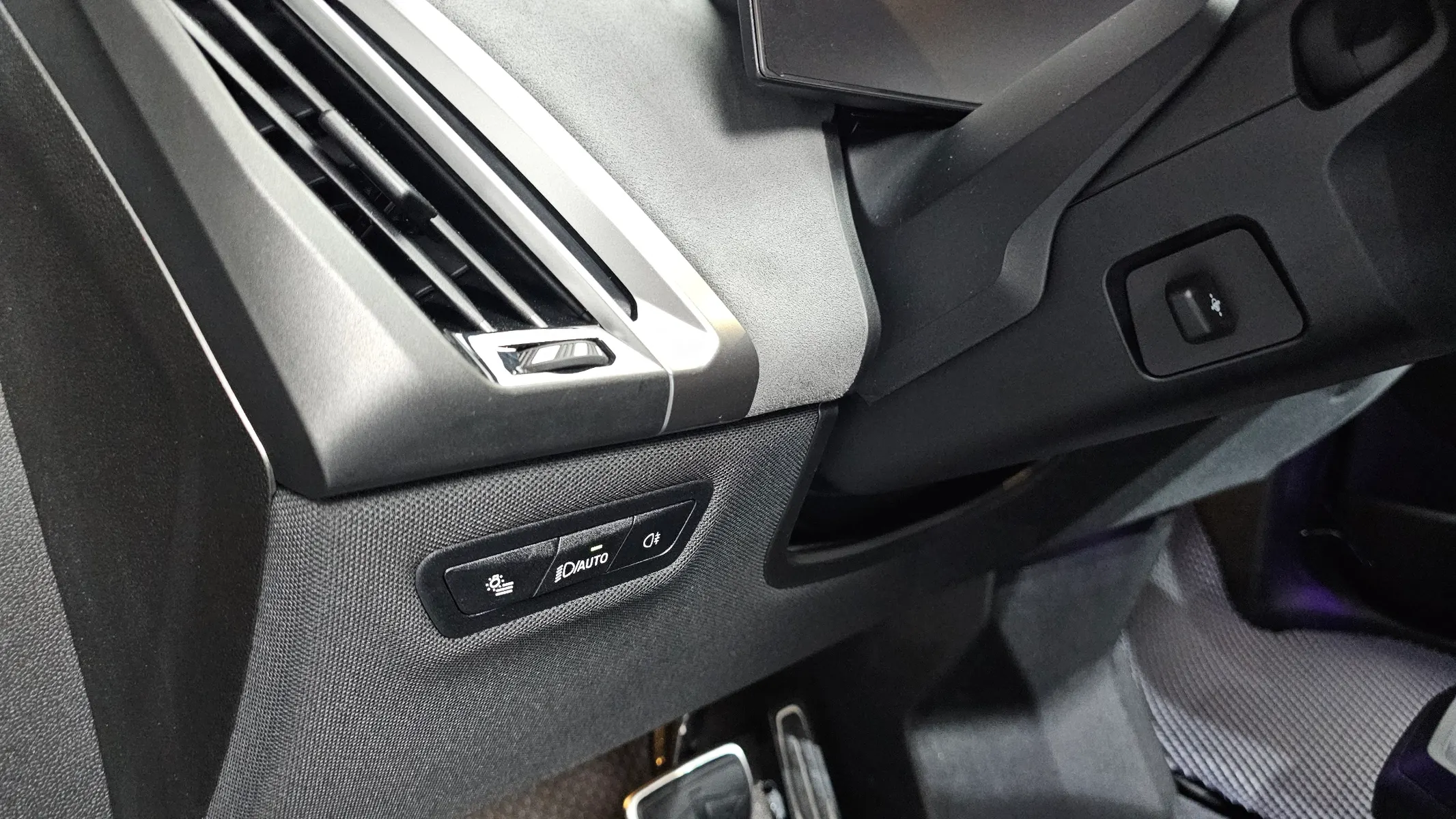 BMW iX xDrive45 M 2026 36/37