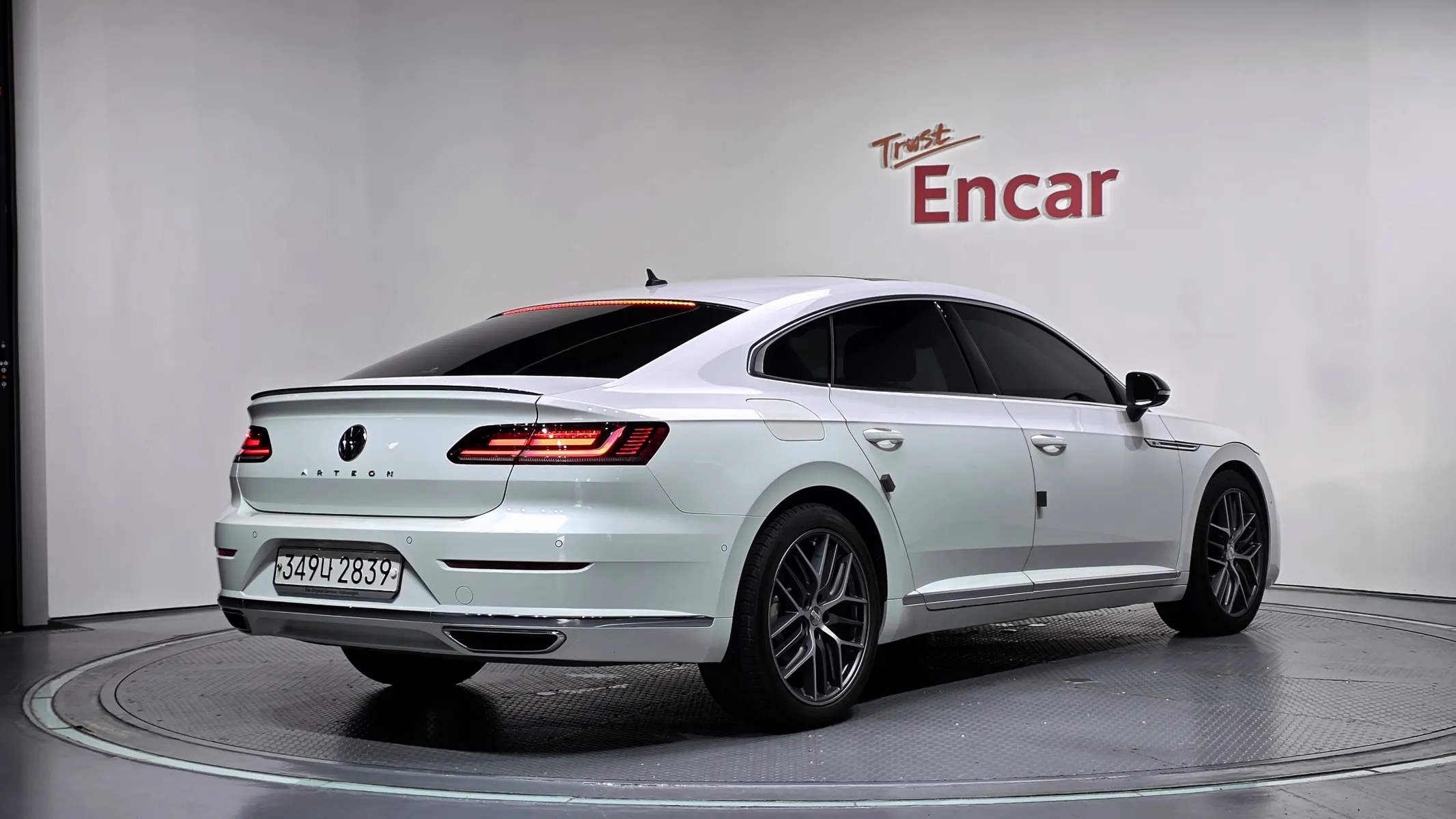 Volkswagen 아테온 2.0 TDI 2019 2/34