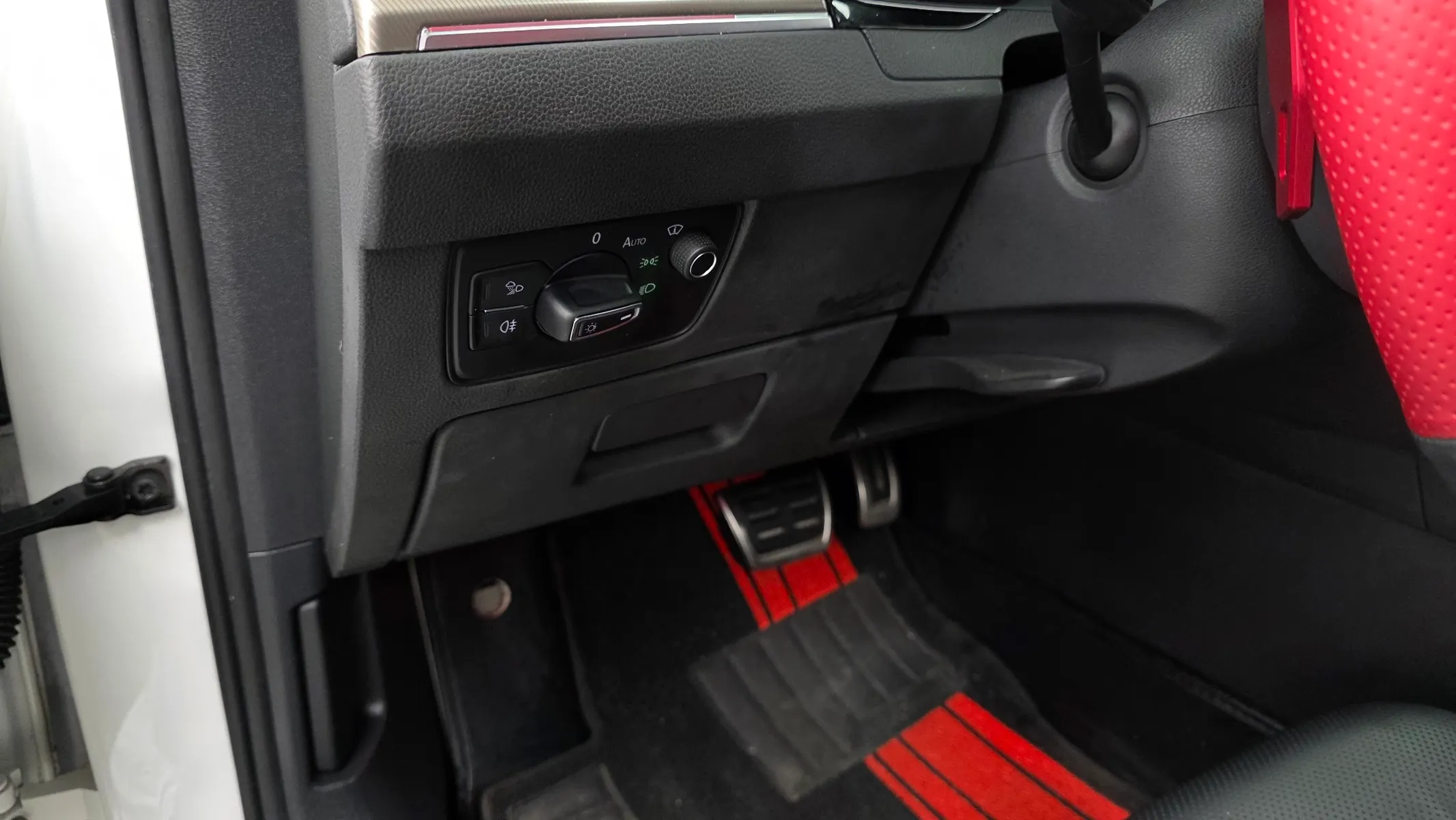Volkswagen 아테온 2.0 TDI 2019 33/34