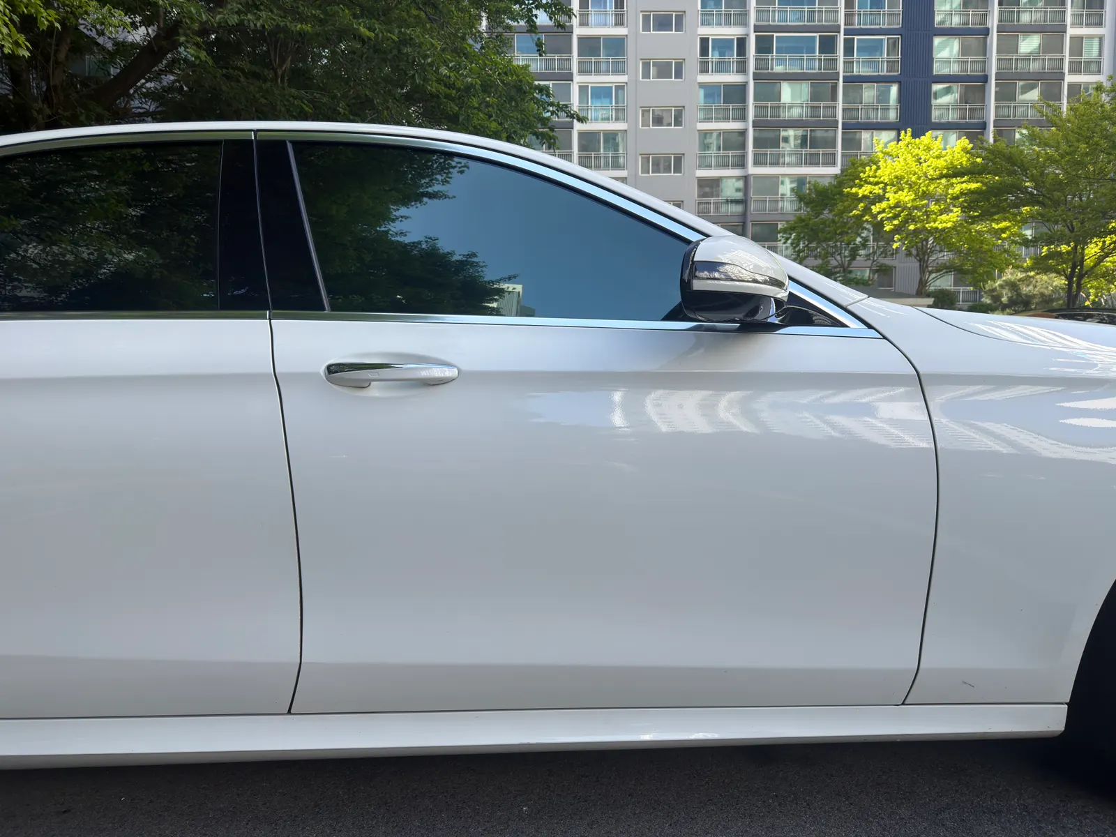 Mercedes-Benz E-Class W213 E220d 4MATIC AMG Line 2022 2/7