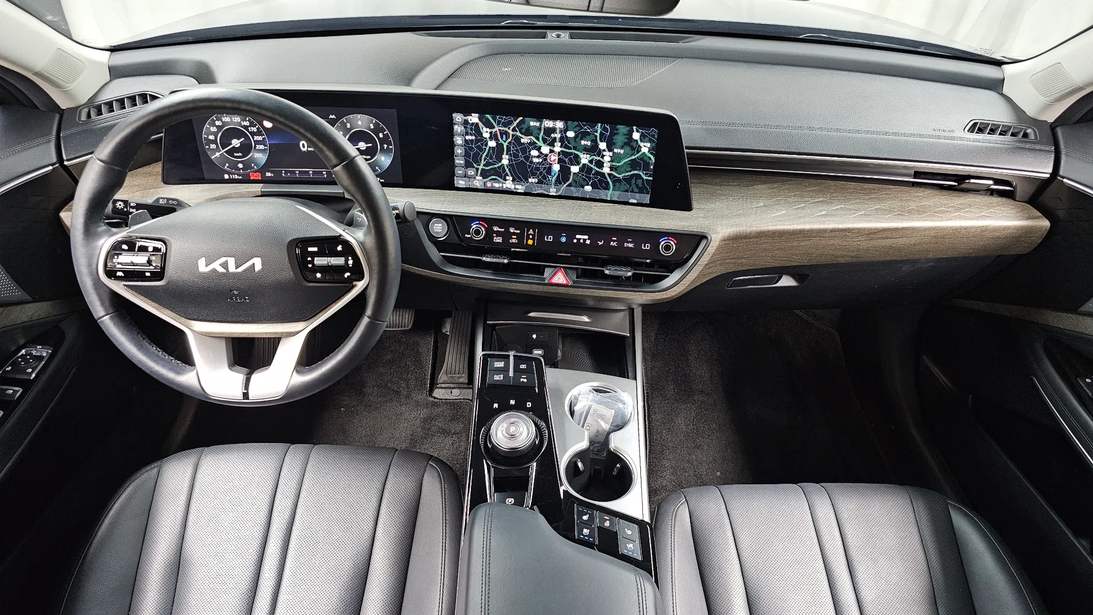 Kia K8 2.5 2WD 2023 4/5