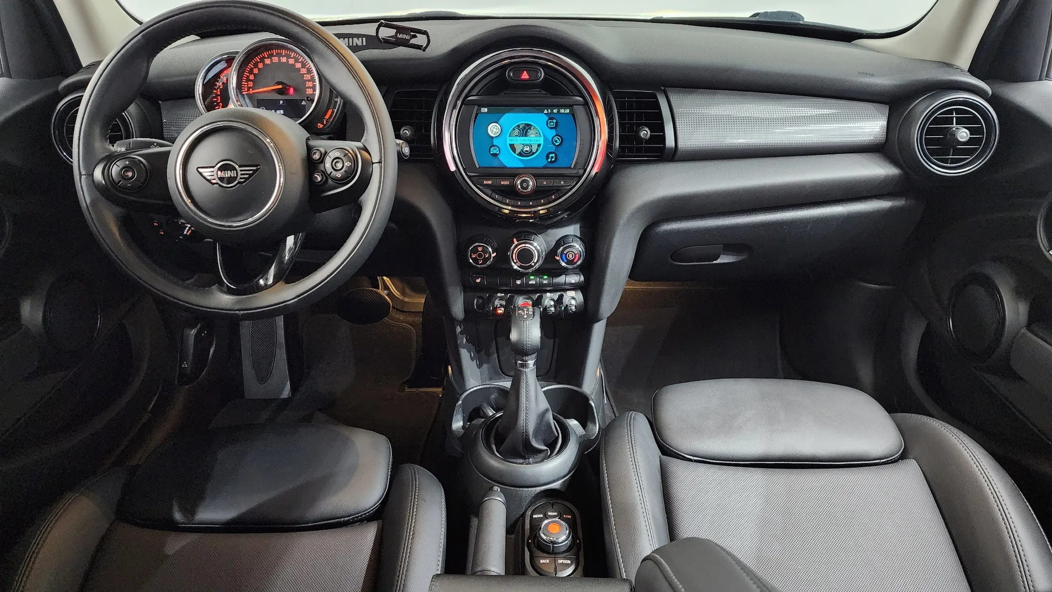 MINI 쿠퍼 5 2018 4/5