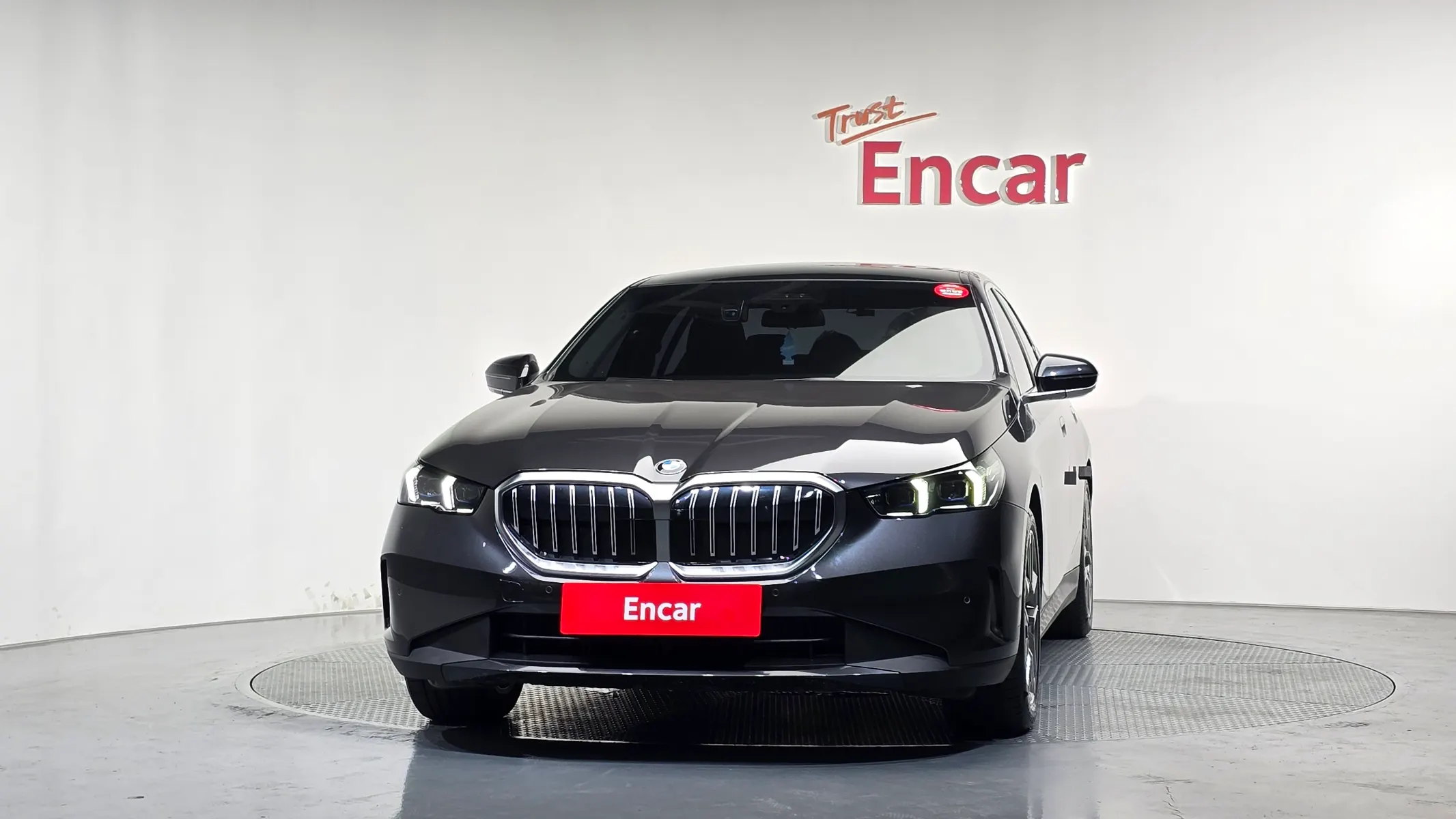 BMW 5 Series (G60) 520i 2023 3/33