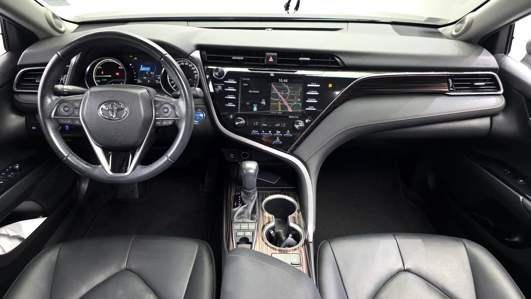 Toyota (XV70) 2.5 XLE 2019 4/5