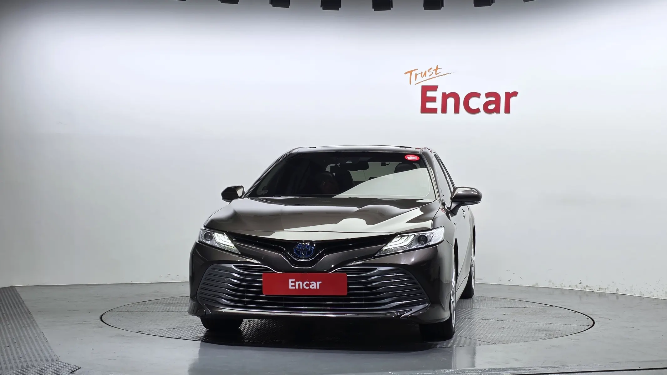 Toyota (XV70) 2.5 XLE 2019 2/5