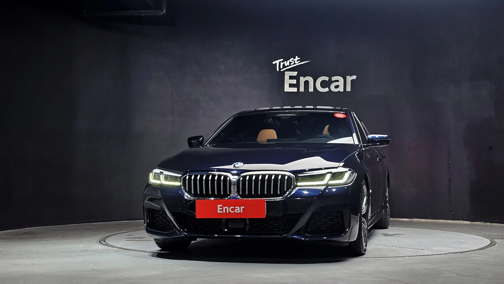 BMW 5 Series (G30) 520i M 2023 3/35