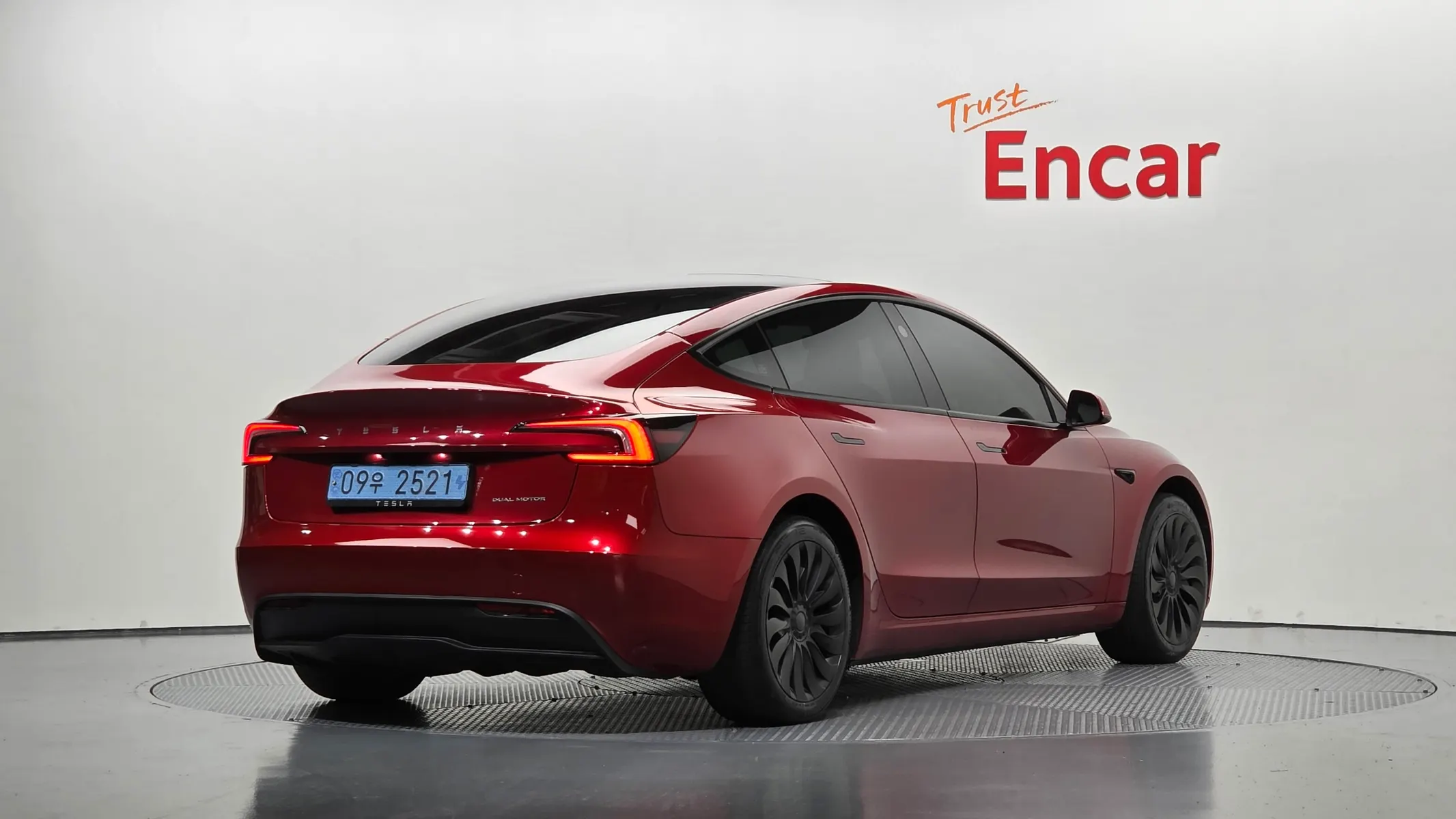 Tesla 3 AWD 2024 2/35