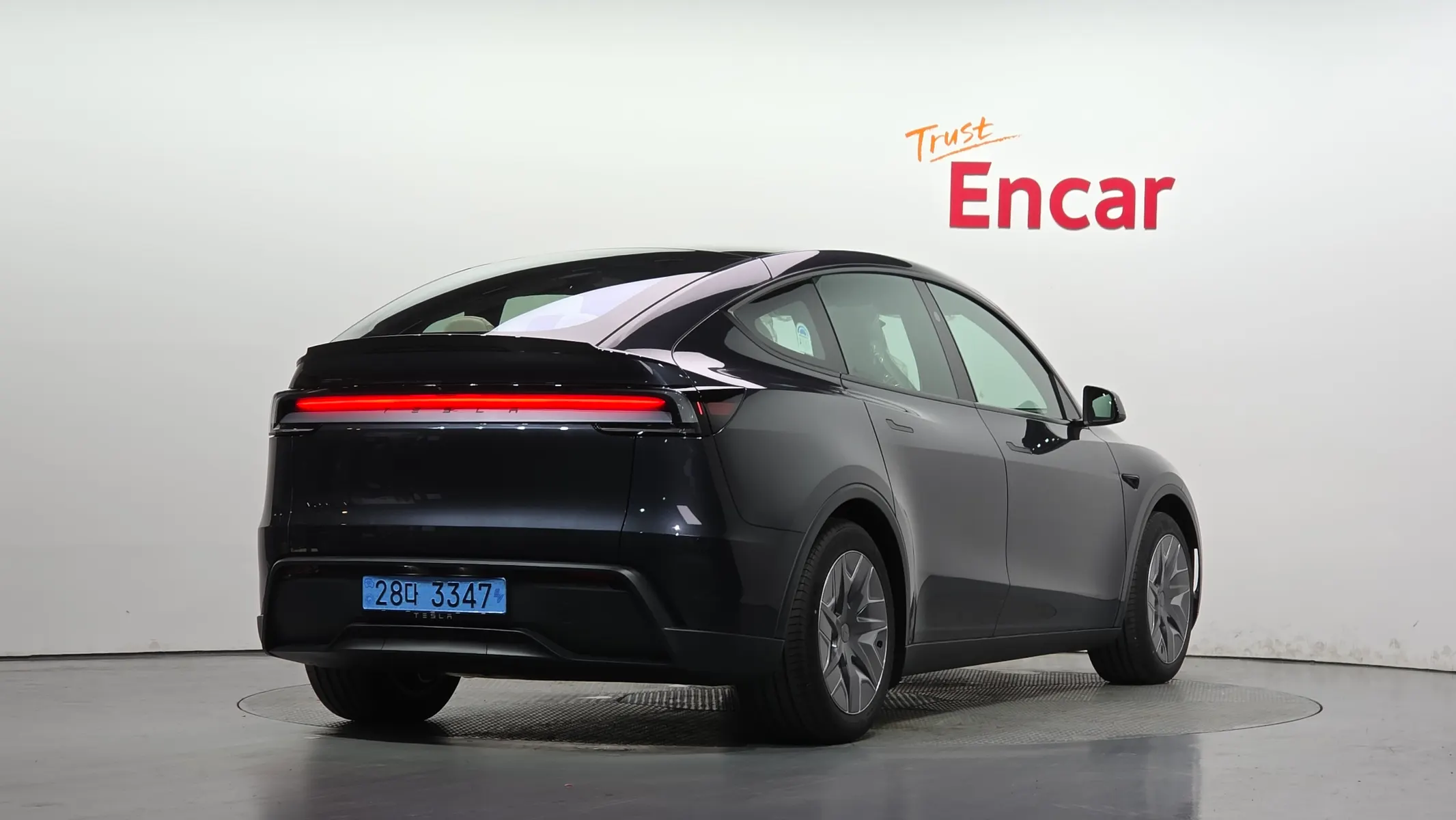 Tesla Y L AWD 2026 2/38