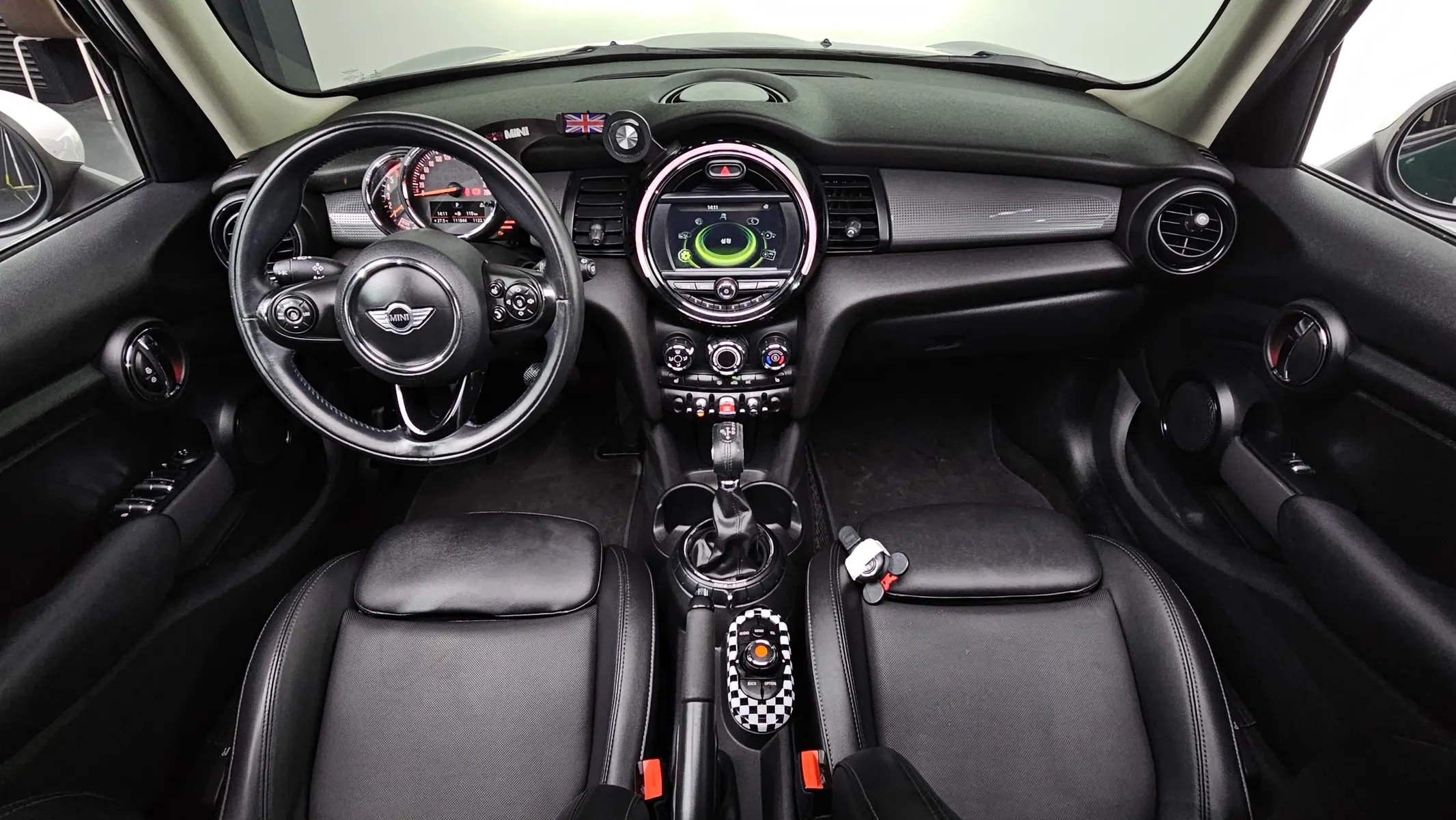 MINI D 5 Mid 2017 4/5