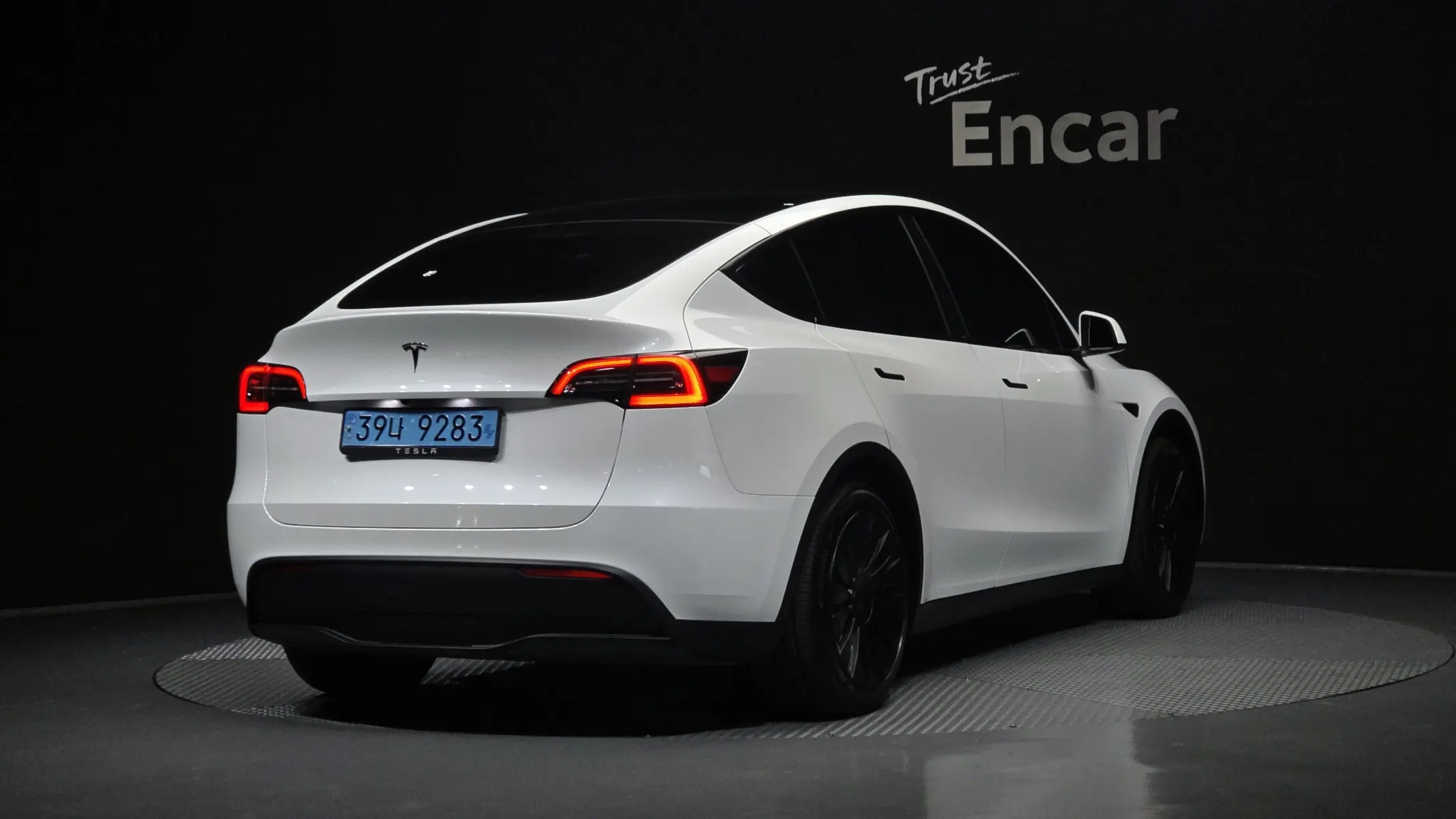 Tesla Y RWD 2024 2/34