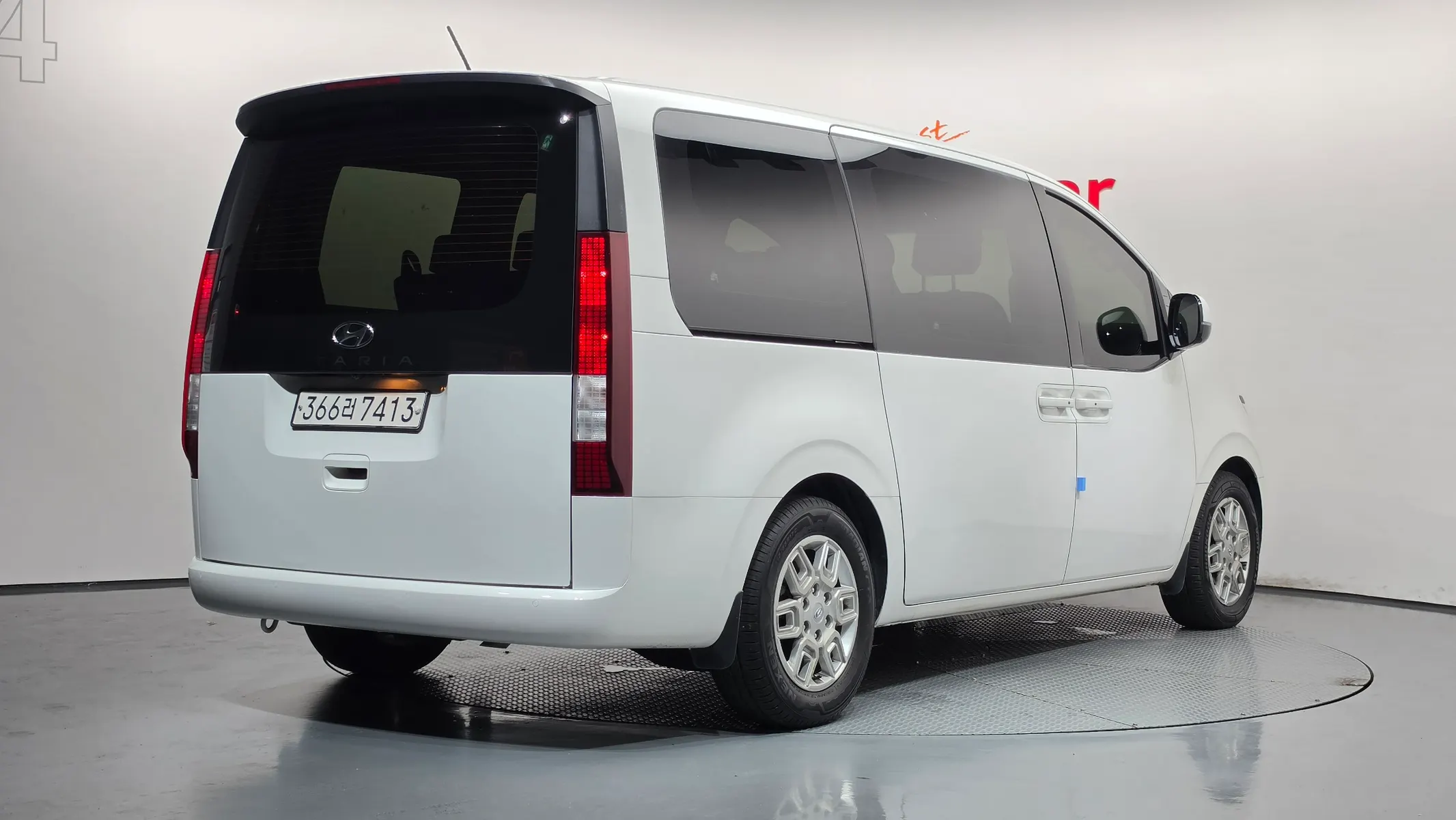 Hyundai Staria 9 2022 2/34