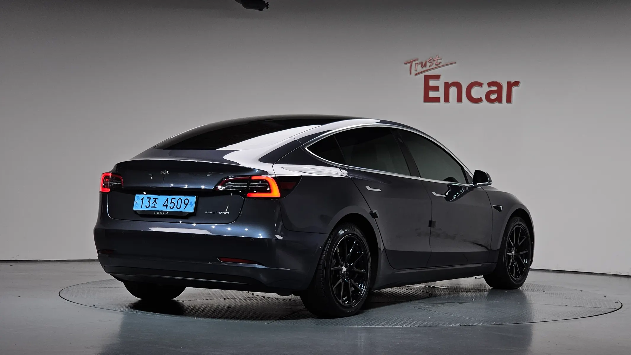 Tesla 3 AWD 2019 2/34