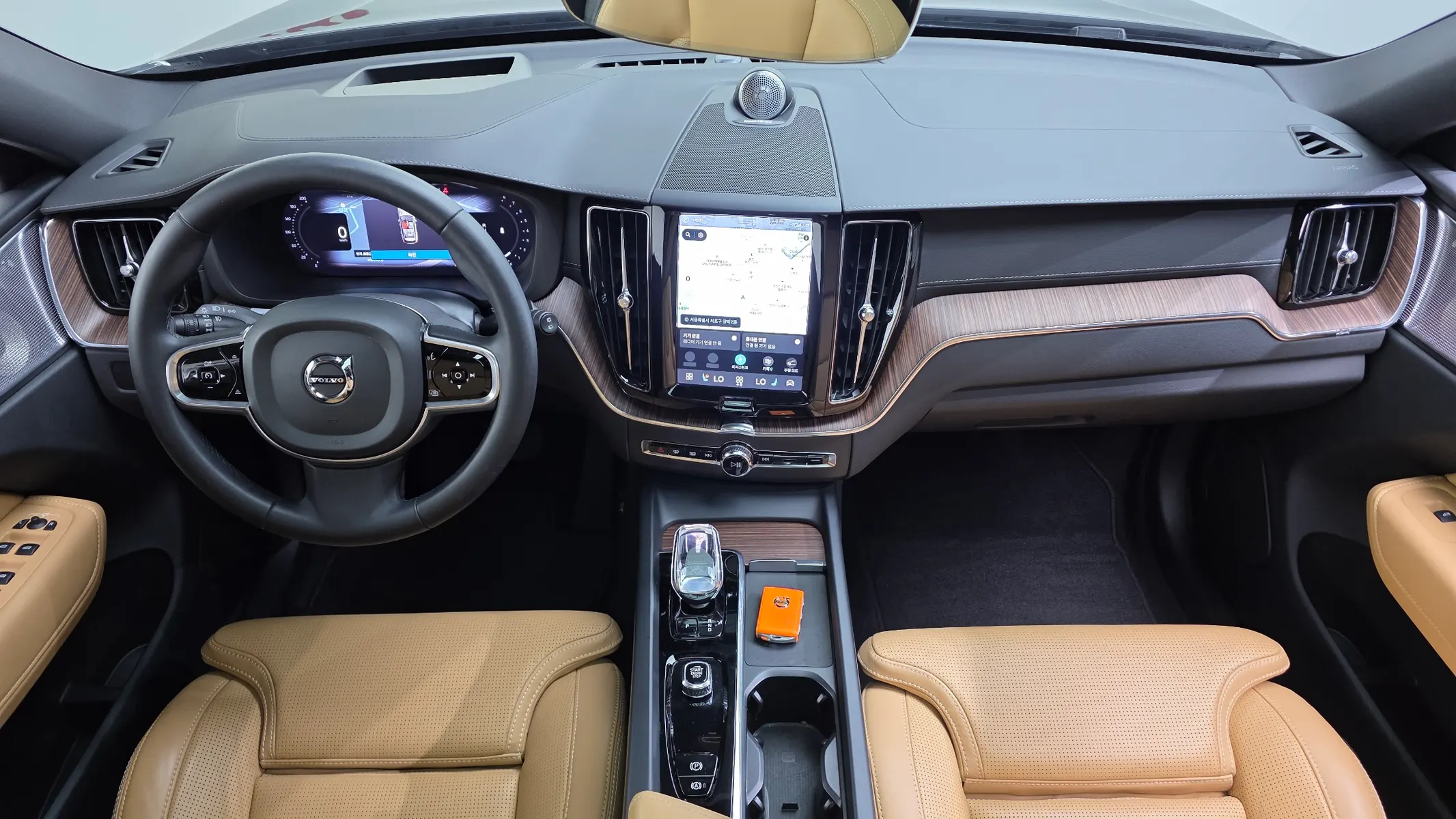 Volvo XC60 2 B5 2022 4/5
