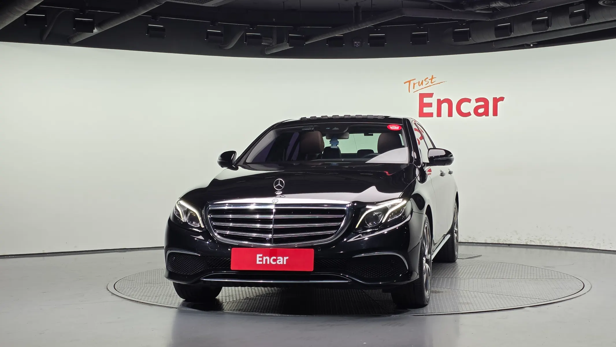 Mercedes-Benz E-Class W213 E300 2017 3/33