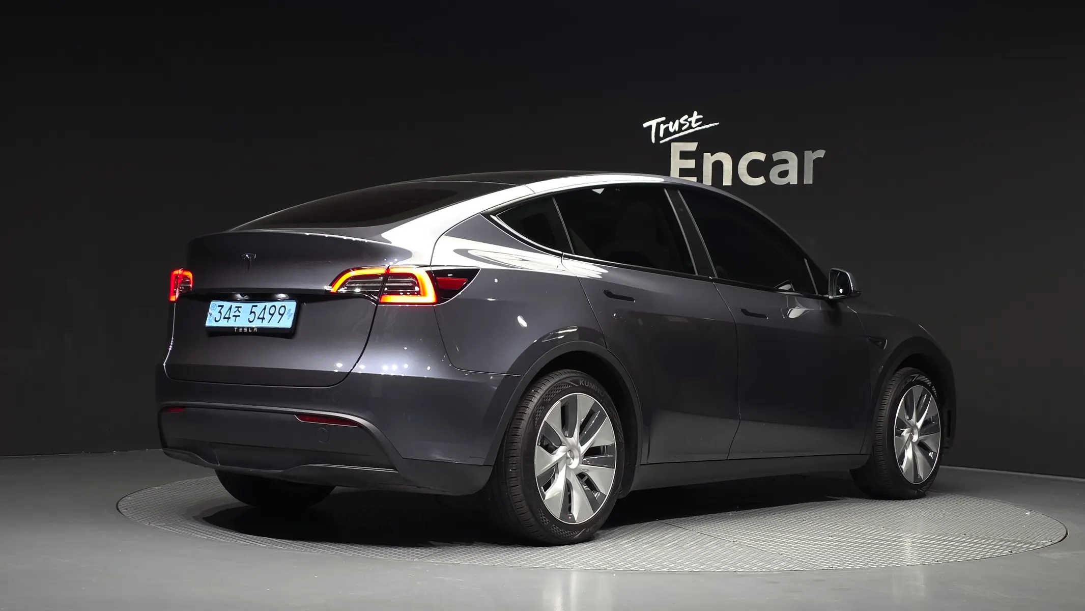 Tesla Y RWD 2023 2/31