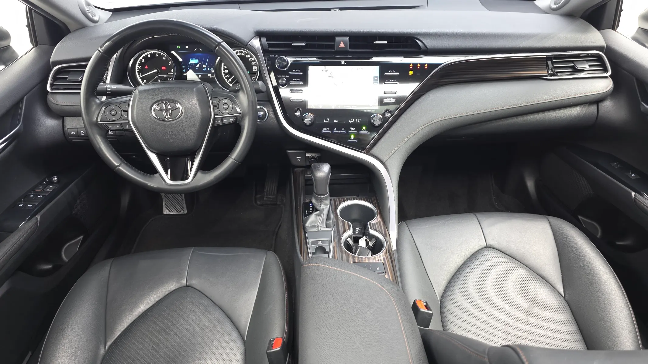 Toyota (XV70) 2.5 2019 4/5